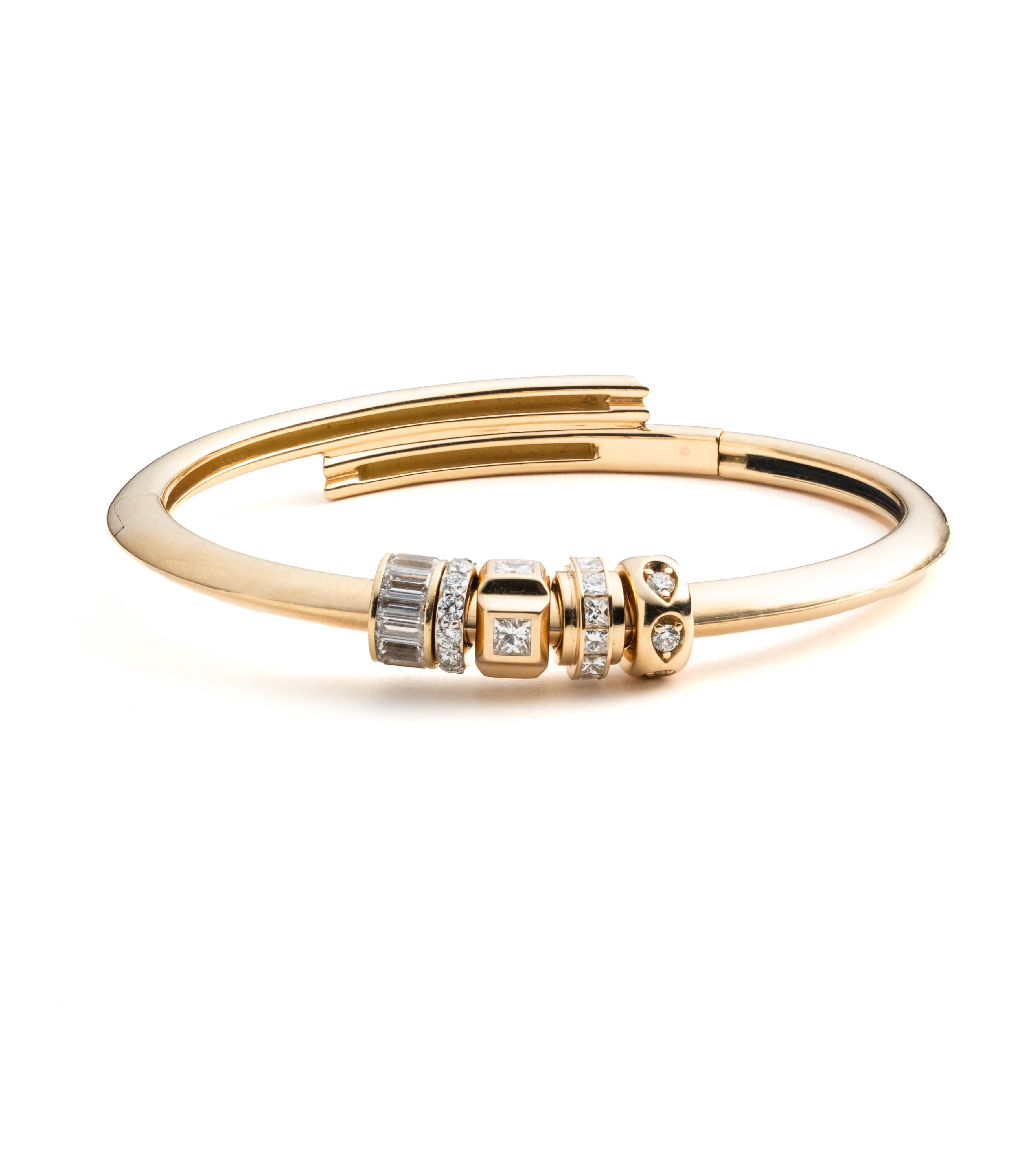 Diamond Heartbeat Strong Heart Bangle in Yellow Gold - Elegant Jewelry Gift for Women, Perfect for Anniversaries & Special Occasions