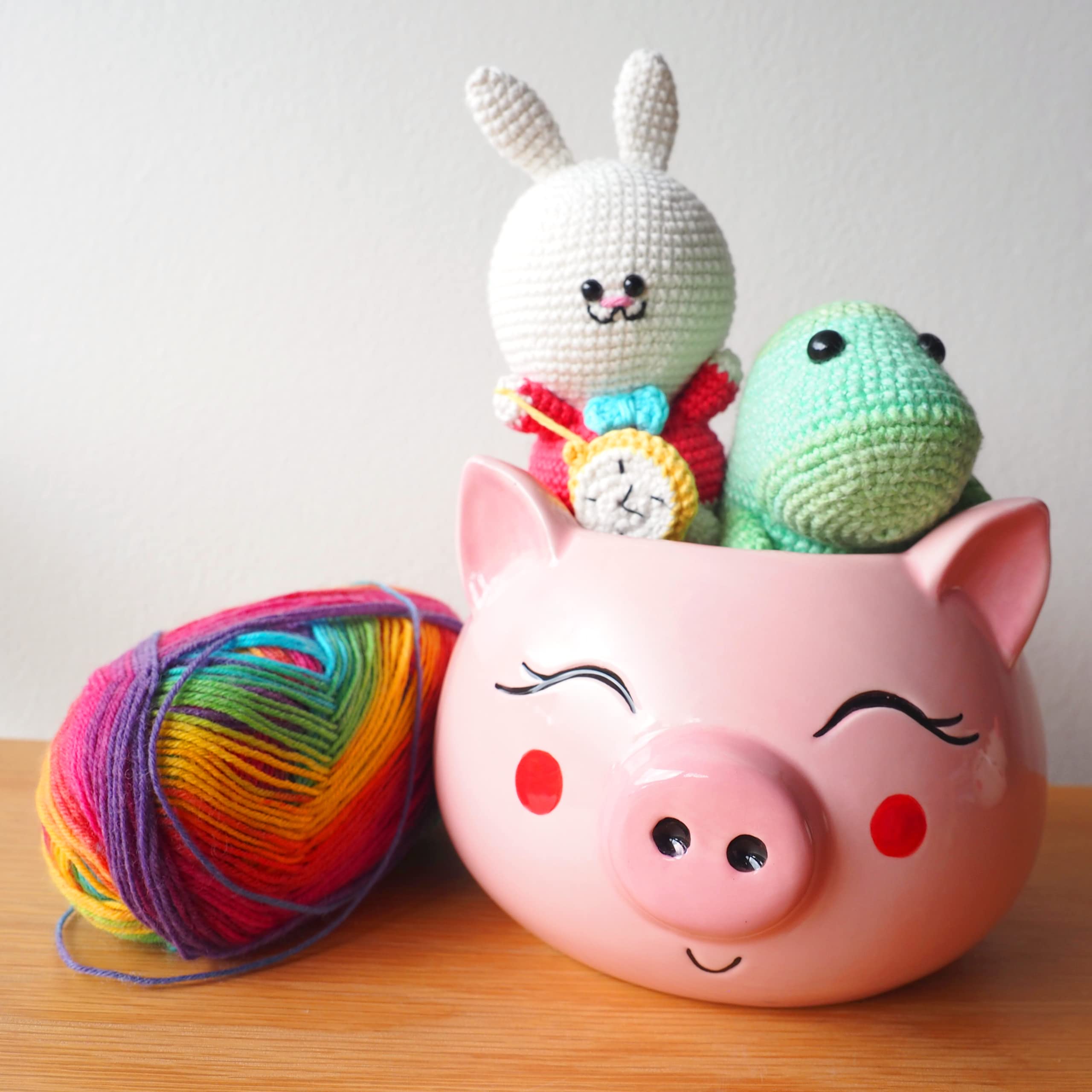 Large Ceramic Yarn Bowl for Knitting & Crochet - Cute Pig Design Yarn Holder with Storage Hole - Perfect Gift for Knitters - Great for Home, Office, and Craft Room Organization