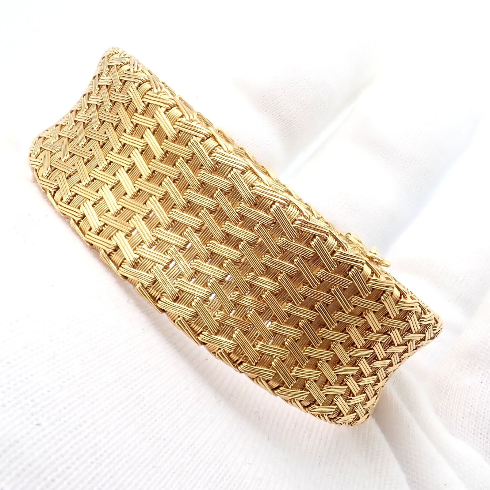 Authentic Roberto Coin 18k Yellow Gold Large Basket Weave Bracelet for Women | Luxury Italian Jewelry Gift for Anniversary, Birthday & Special Occasions | Perfect for Evening Events & Formal Wear