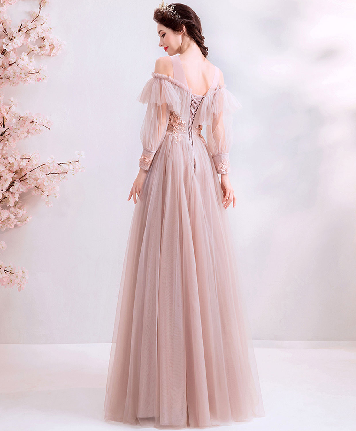 Elegant Champagne Tulle Long Prom Dress - A-Line Evening Gown with Flowy Skirt for Formal Dances, Galas & Special Occasions