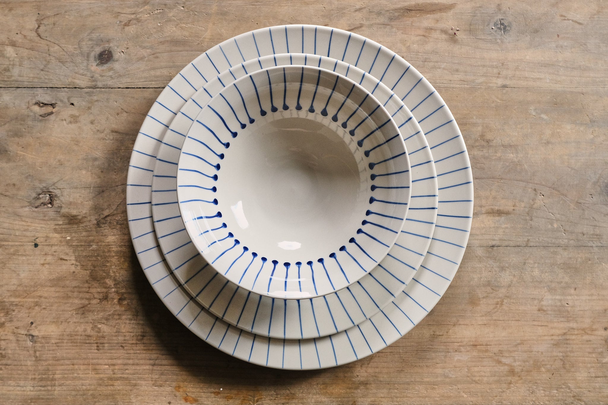 Premium Navy Blue Matchstick Dinnerware Set - Elegant Stoneware Plates, Bowls & Mugs for Modern Dining, Entertaining & Everyday Use