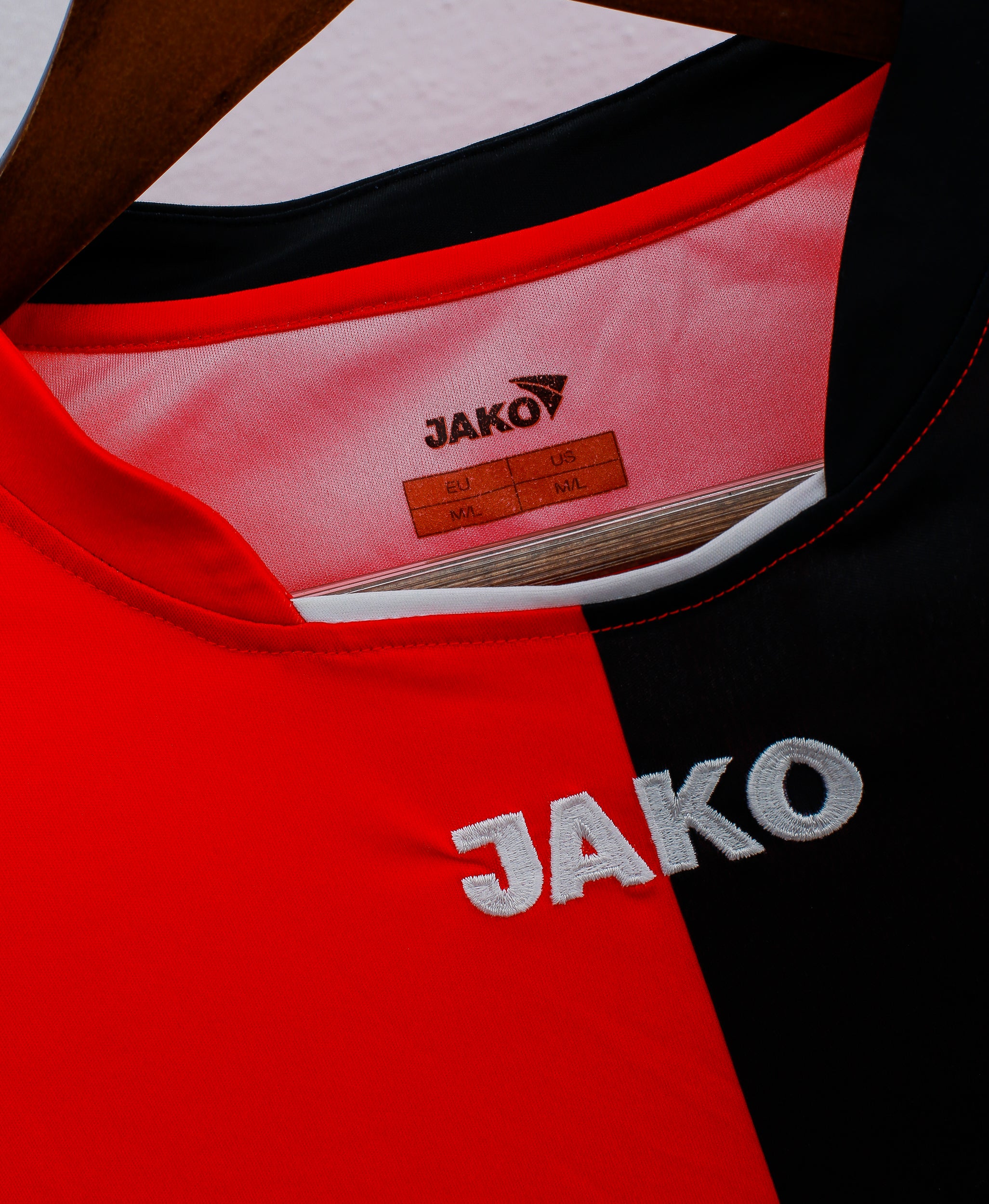 2007 Frankfurt Home Jersey (Large) - Authentic Soccer Shirt for Fans & Collectors - Perfect for Matchdays, Gifts & Memorabilia