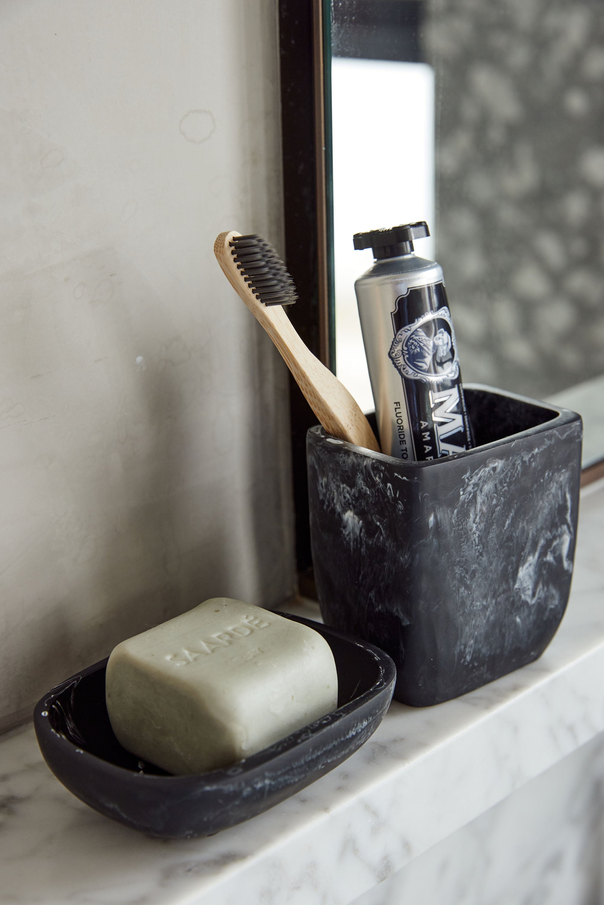 Flow Resin Toothbrush Holder - Ash Black | Modern Bathroom Organizer for Brushes & Oral Care Essentials | Perfect for Countertop, Vanity, or Travel