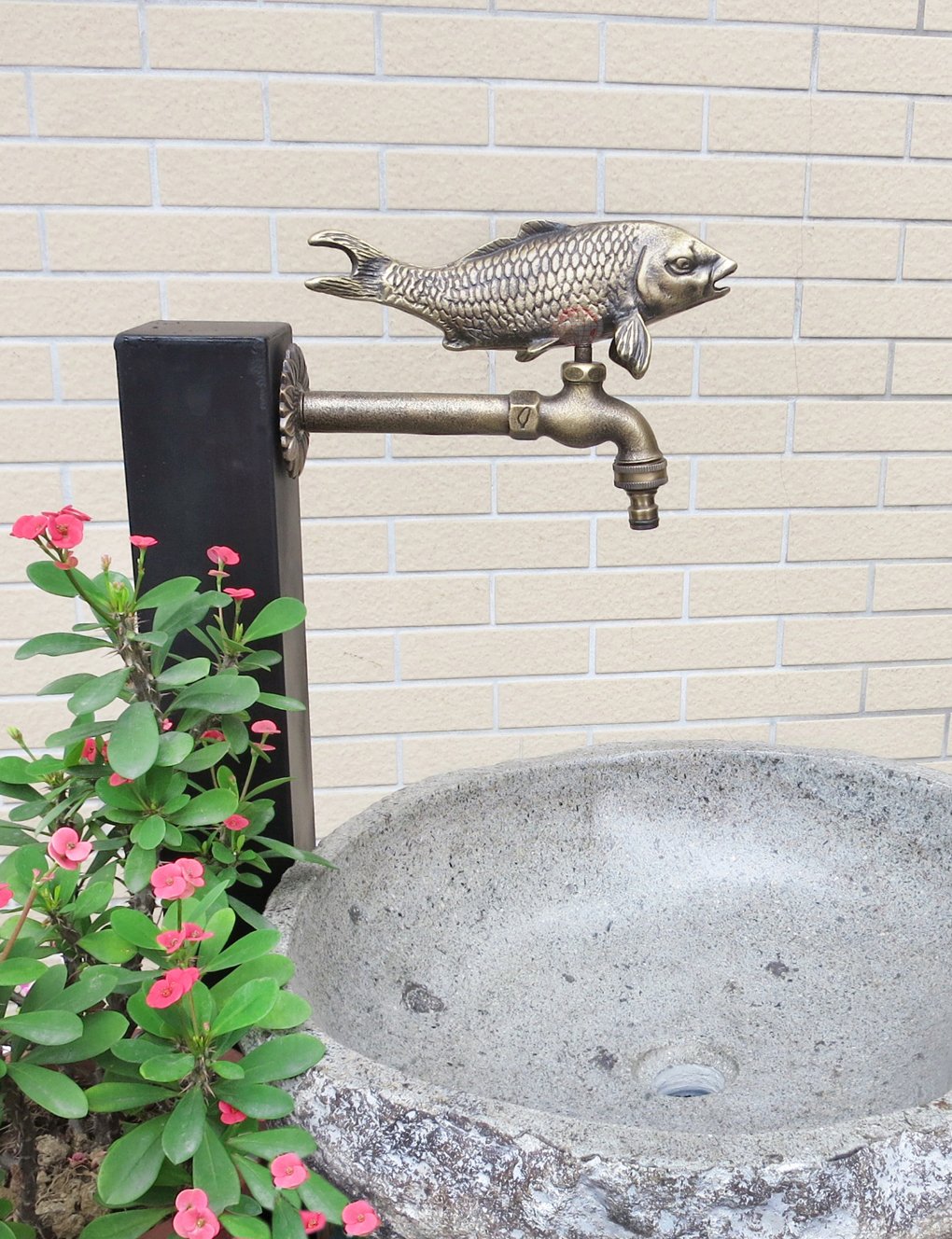 Brass Decorative Fish Garden Outdoor Faucet with Brass Connector - Perfect for Patio, Lawn, and Backyard Watering