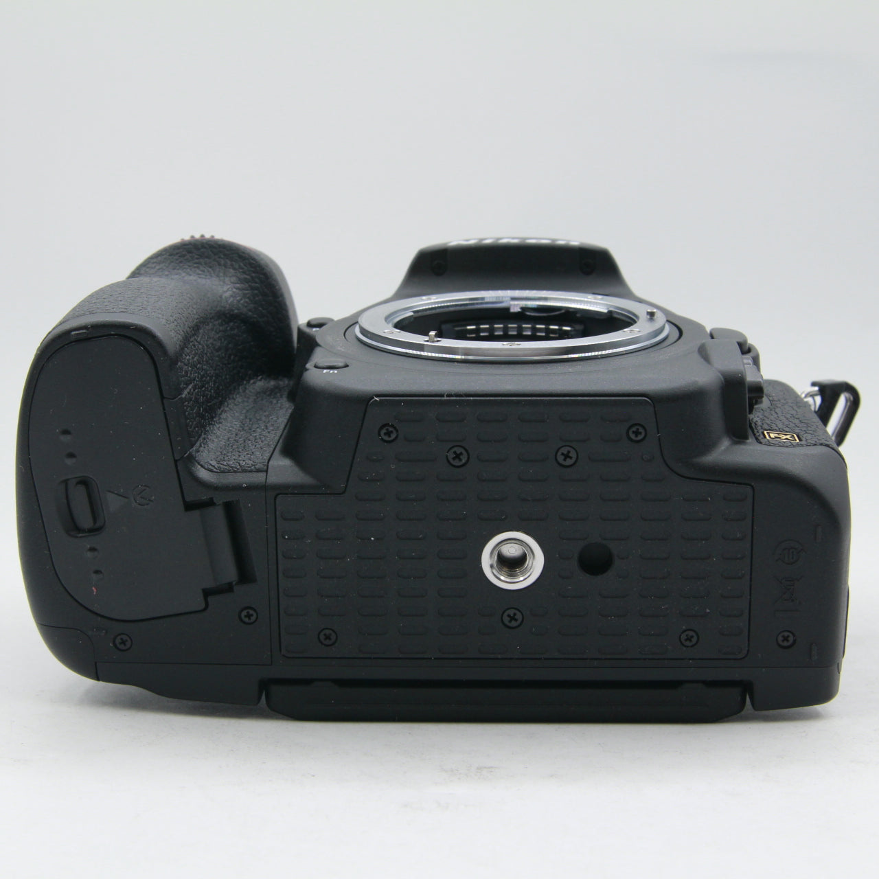 Nikon D780 DSLR Camera with 24-120mm Lens - Excellent Open Box Condition - Perfect for Professional Photography & Travel