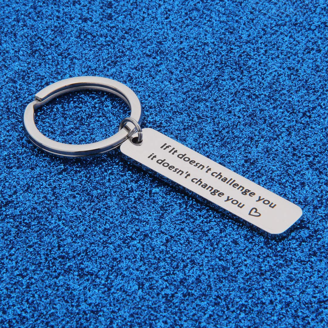 WUSUANED Motivational Fitness Keychain - 'If It Doesn't Challenge You It Doesn't Change You' - Inspirational Workout Gift for Gym Enthusiasts & Athletes - Perfect for Gym Bags, Running Gear & Fitness Motivation