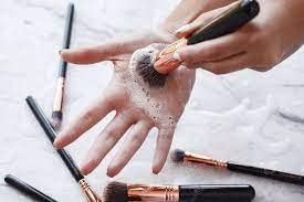 BEAUTRISTRO 13PC Professional Makeup Brush Set - Foundation, Powder, Blush, Eyeshadow, Eyebrow & Mascara Brushes with Blender Sponge - Perfect for Makeup Artists & Beginners (Home, Travel, Salon Use)