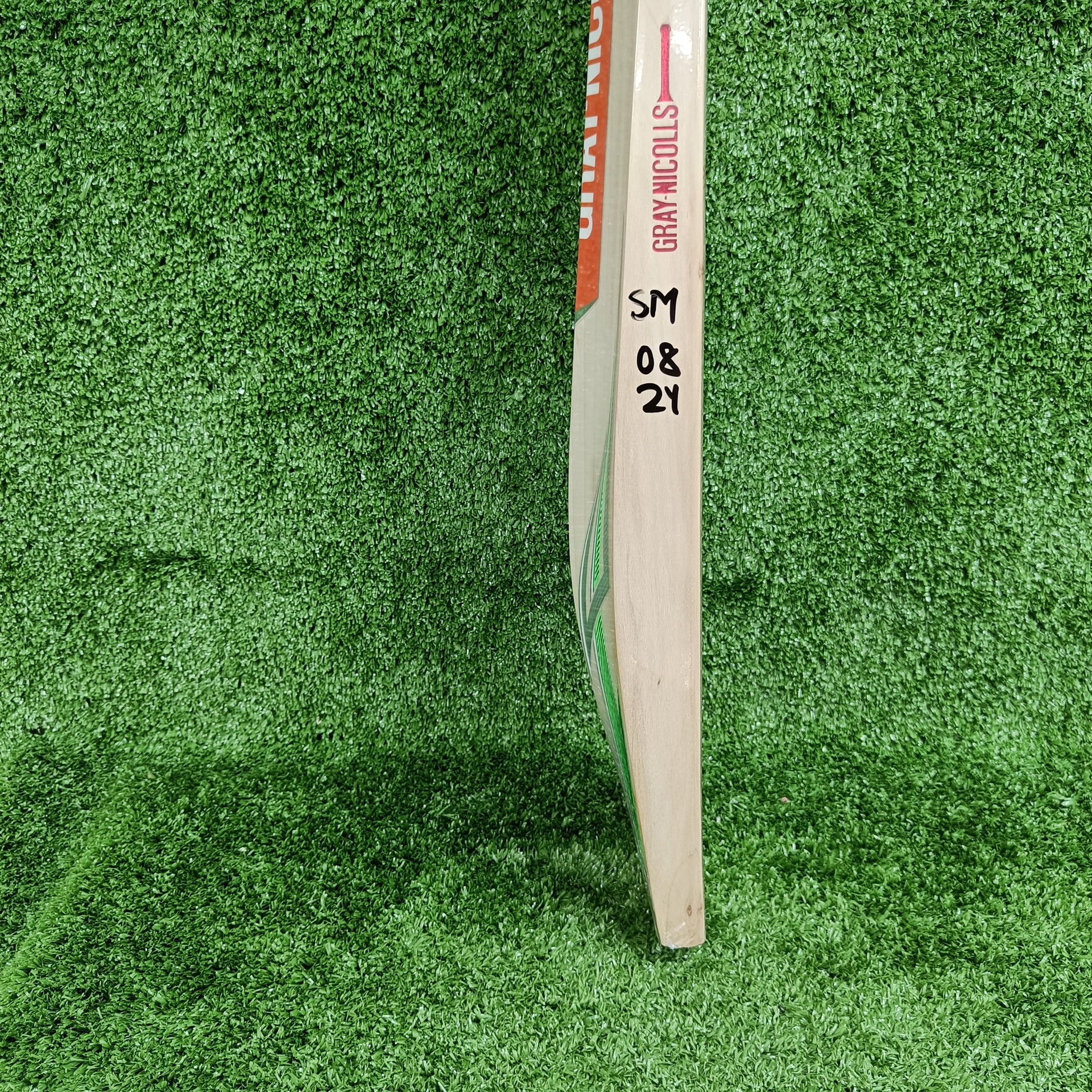Gray Nicolls 5 HyperNova Junior/Youth Limited Edition English Willow Cricket Bat - Perfect for Young Cricket Players & Training Sessions