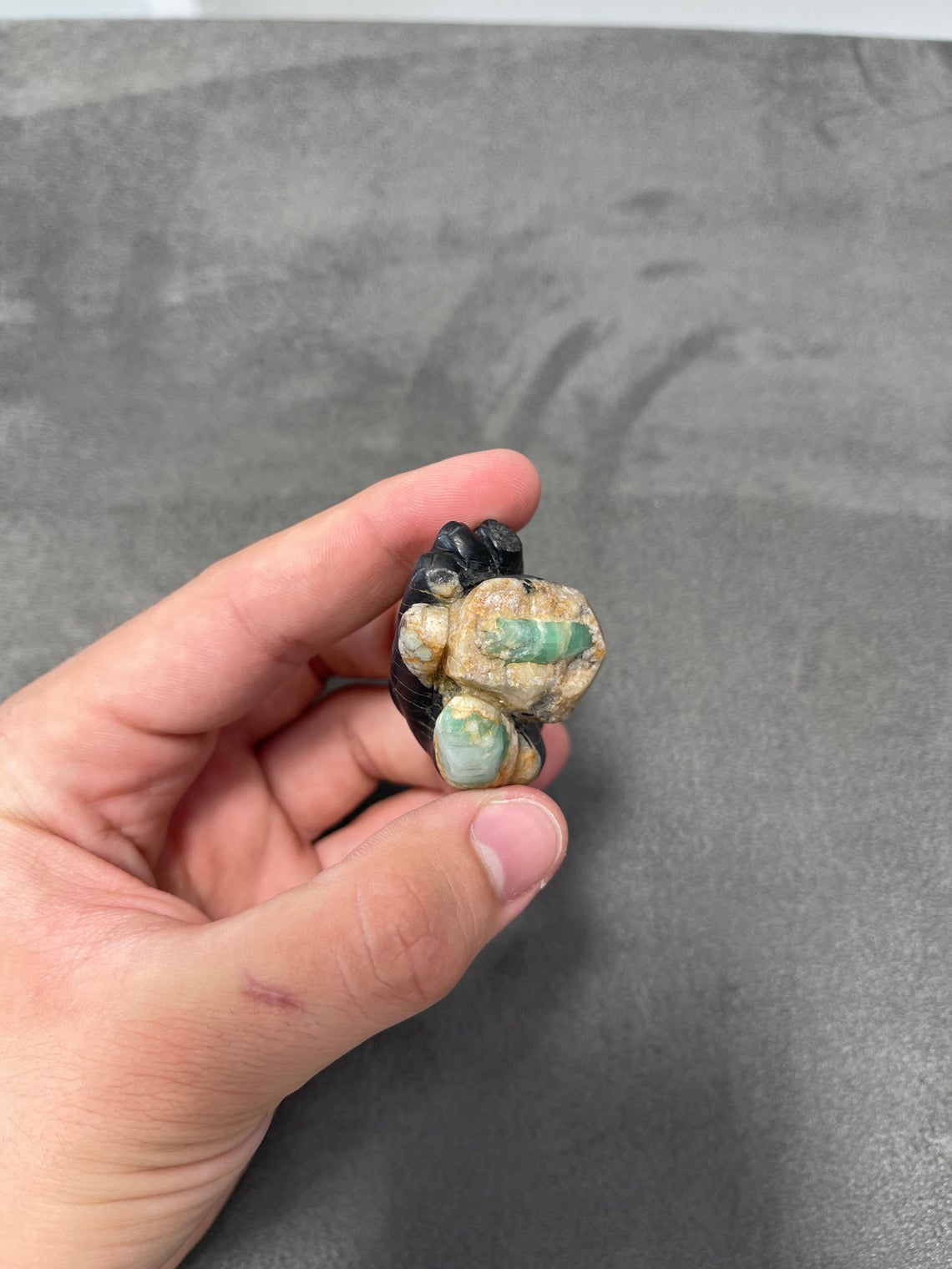 Natural Colombian Emerald Rough Crystal Sculpture – Raw Emerald Gemstone for Jewelry Making, Meditation & Healing | Handcrafted Artisan Decor for Home & Office