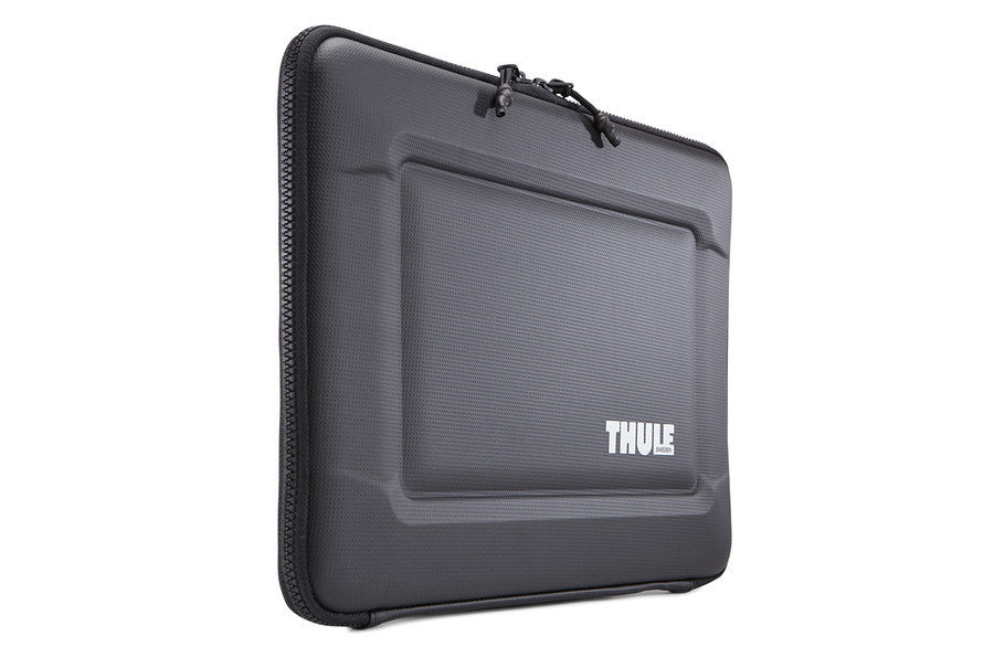 Thule Gauntlet 3.0 MacBook Sleeve 13-15 Inch - Protective Laptop Case for MacBook Pro/Air - Water-Resistant & Shockproof - Perfect for Travel, Work & School (Black)