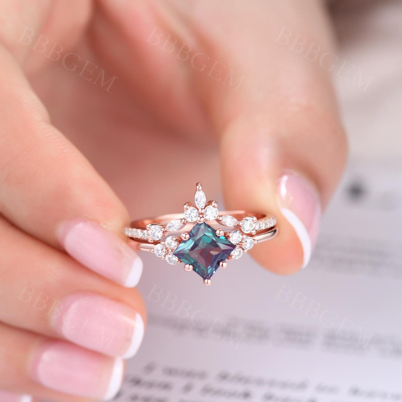 Vintage 6mm Princess Cut Alexandrite Engagement Ring with Curved Moissanite Matching Wedding Band - Perfect for Proposals, Anniversaries & Bridal Jewelry Sets