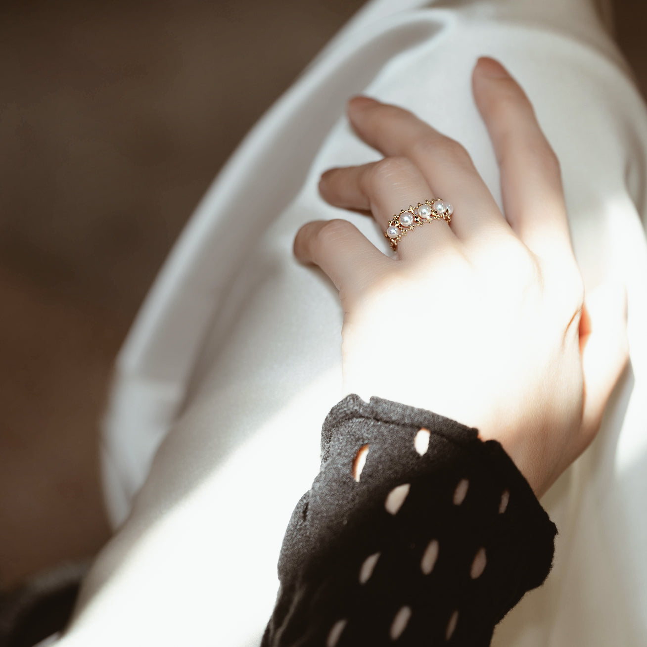 18K Solid Gold Freshwater Pearl Ring for Women - Elegant Pearl Jewelry Gift for Anniversary, Wedding, Birthday | KR00102 | Perfect for Special Occasions & Everyday Wear