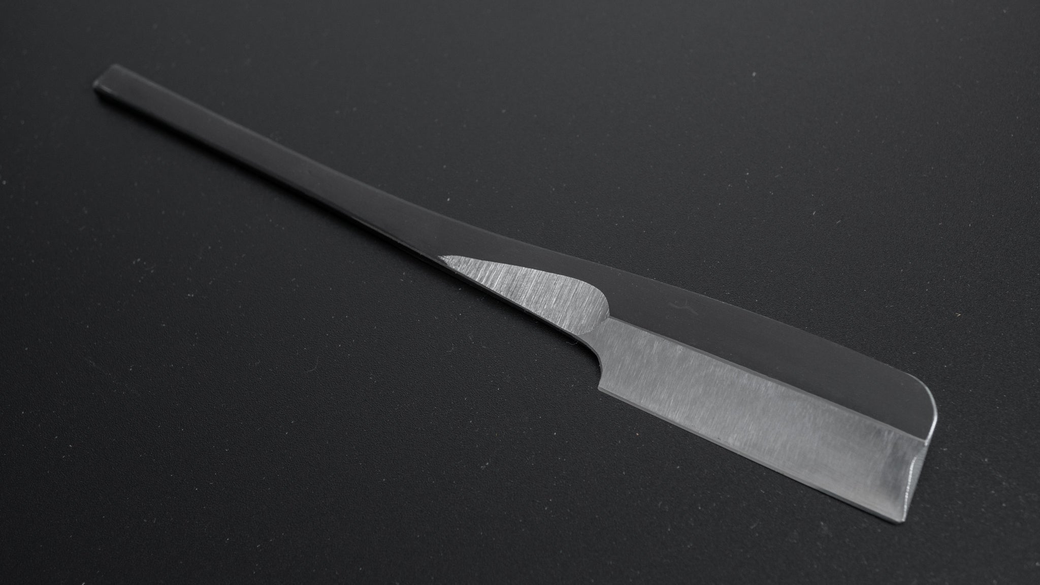 Iwasaki Kamisori Razor Medium - Japanese Straight Edge Razor for Professional Barbers & Shaving Enthusiasts | Perfect for Traditional Wet Shaving & Beard Grooming