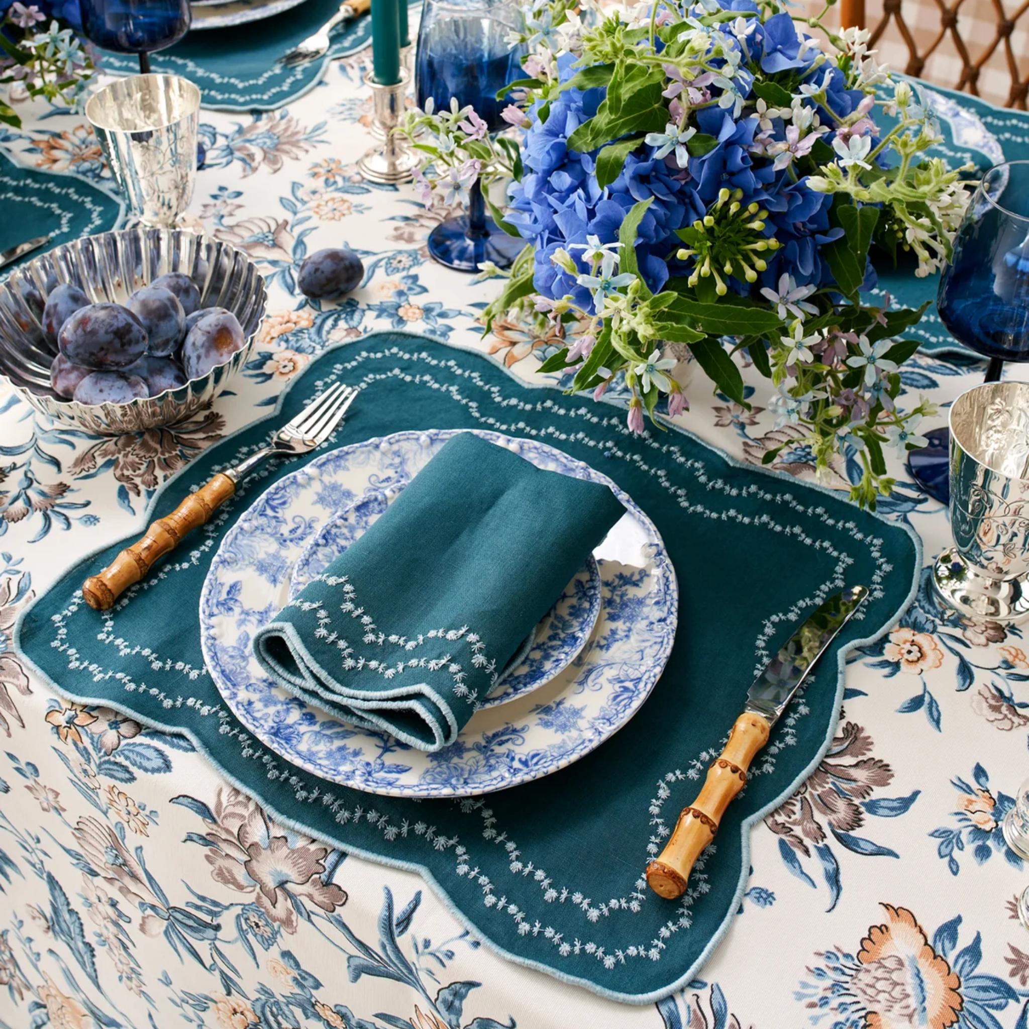 Elegant Blue & Brown Fall Floral Tablecloth - Waterproof & Wrinkle-Free Dining Table Cover for Thanksgiving, Autumn Parties & Home Decor