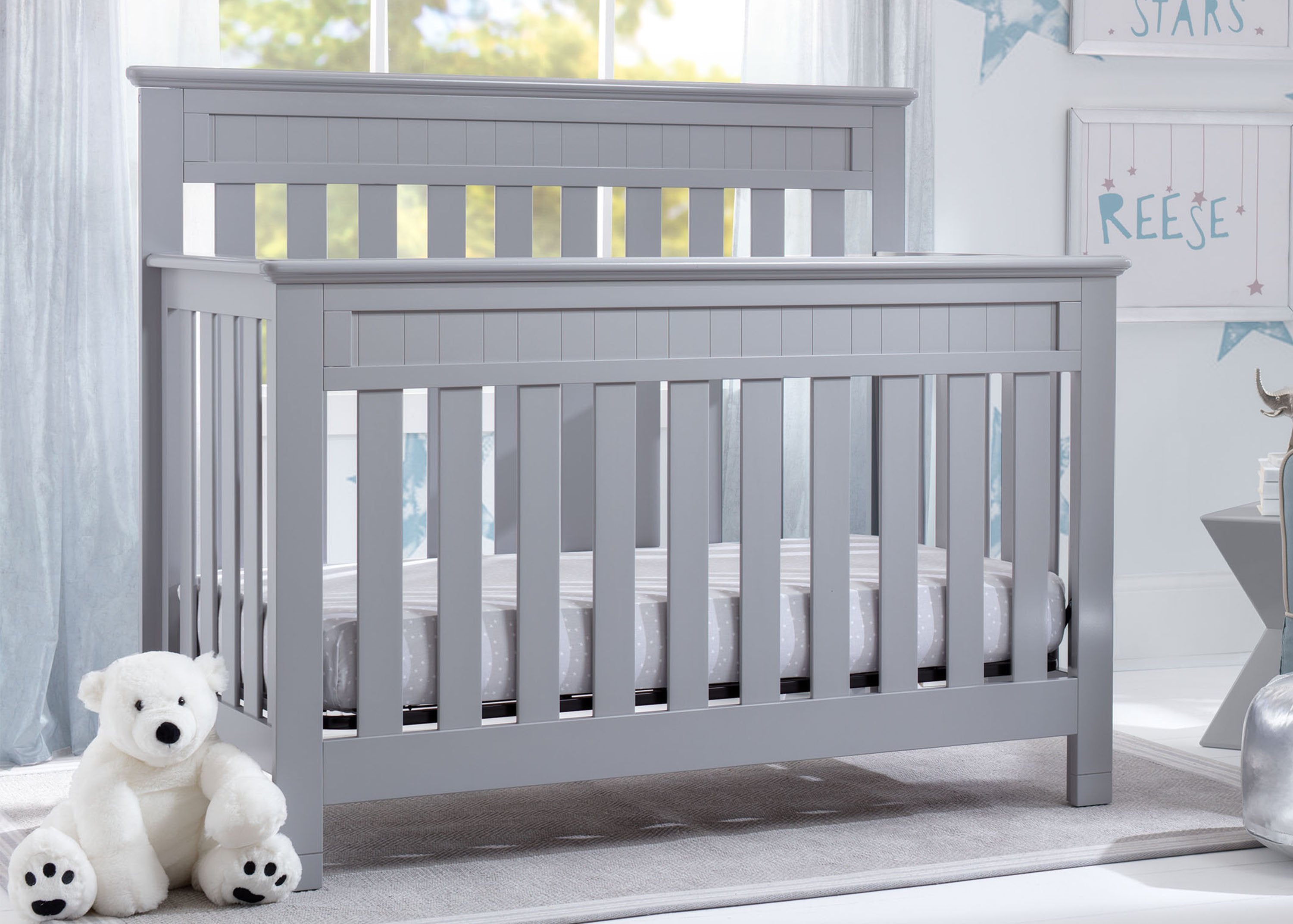 Chalet 4-in-1 Convertible Baby Crib - Adjustable Height Wooden Crib with Toddler Bed & Daybed Conversion - Perfect for Nursery, Bedroom, and Guest Room