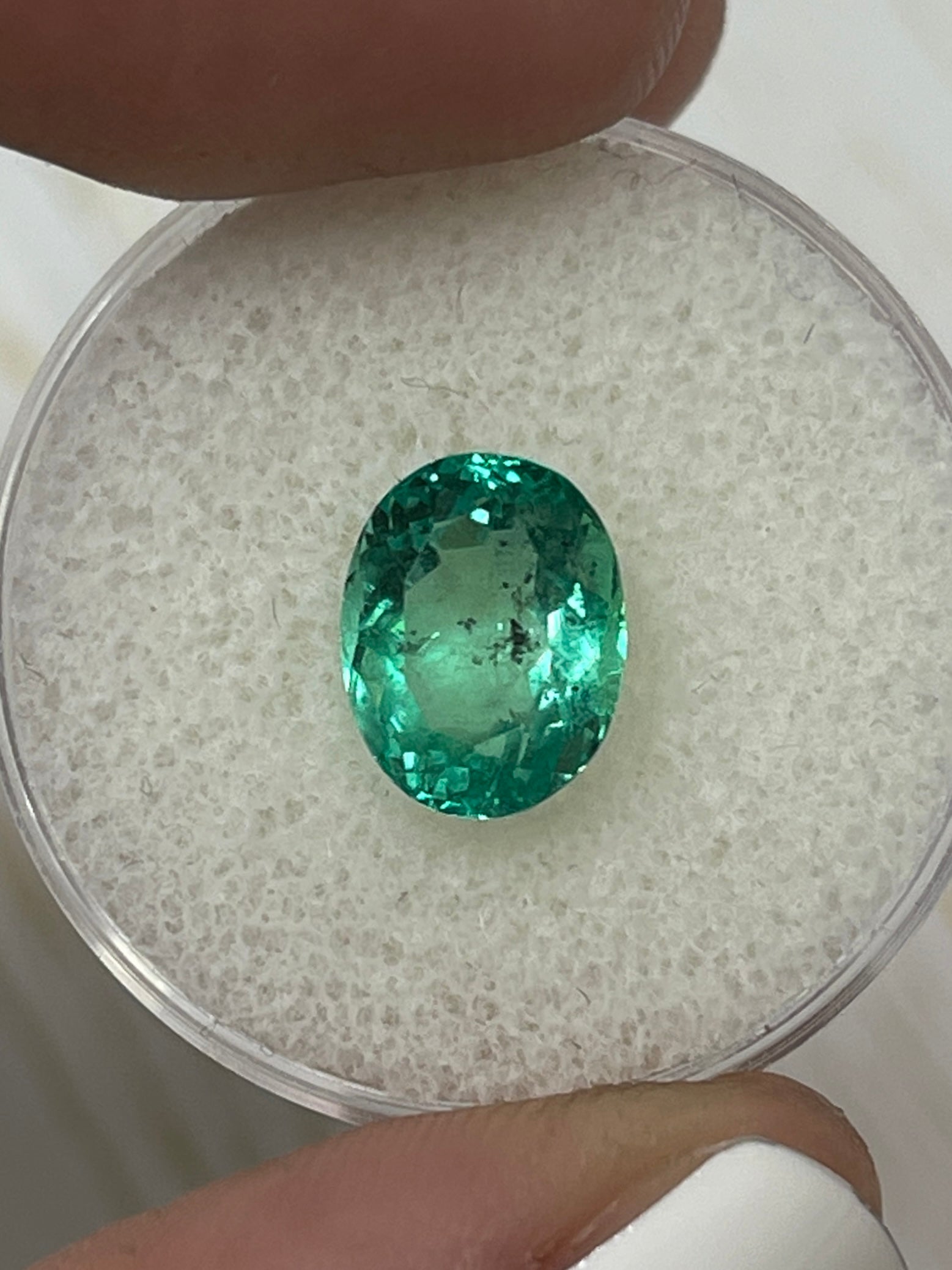 2.83 Carat 10x8mm Vivid Green Natural Colombian Emerald Gemstone - Oval Cut Loose Stone for Jewelry Making, Engagement Rings & Luxury Gifts