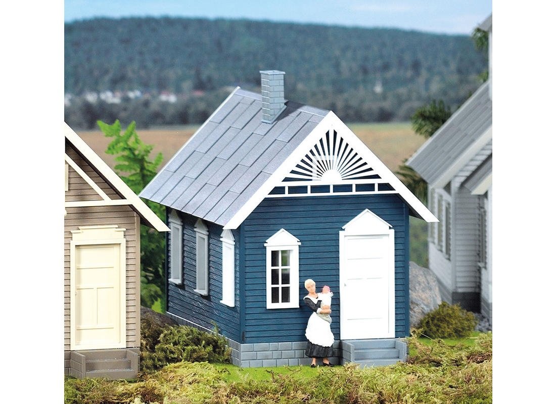 Piko G Scale Model Train - Washburn's Gingerbread House Built-Up Kit 62708 | Perfect for Christmas Village Displays & Holiday Train Layouts