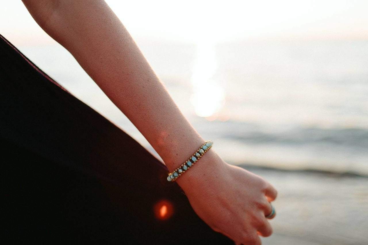 Green & Blue Glass Bead Bracelet for Women - Handmade Bohemian Style Adjustable Wrist Jewelry - Perfect for Yoga, Meditation & Beach Vacation Accessories