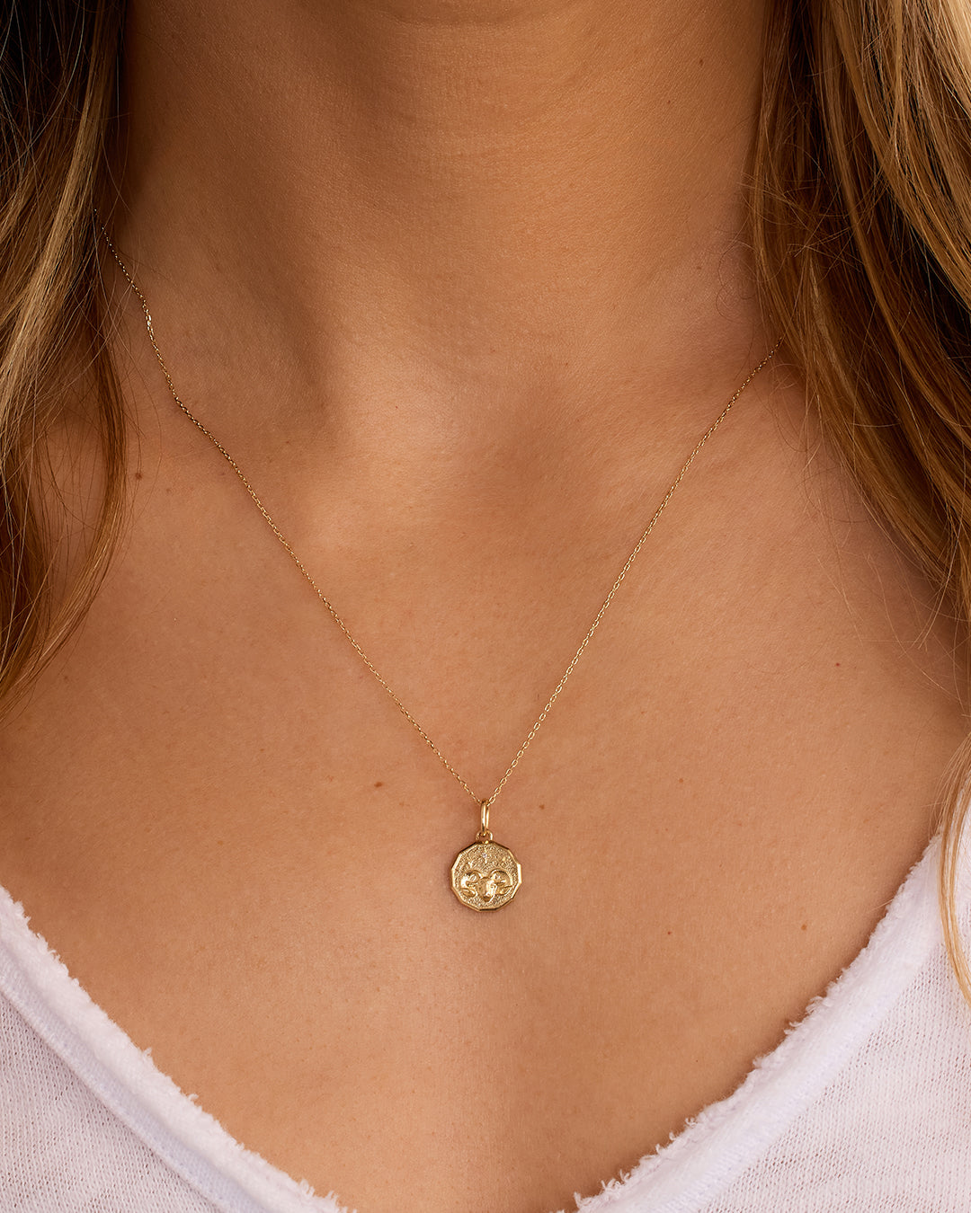 12 Zodiac Diamond Coin Charm Necklace - Elegant Gold Pendant for Women - Perfect for Birthdays, Anniversaries & Gifts
