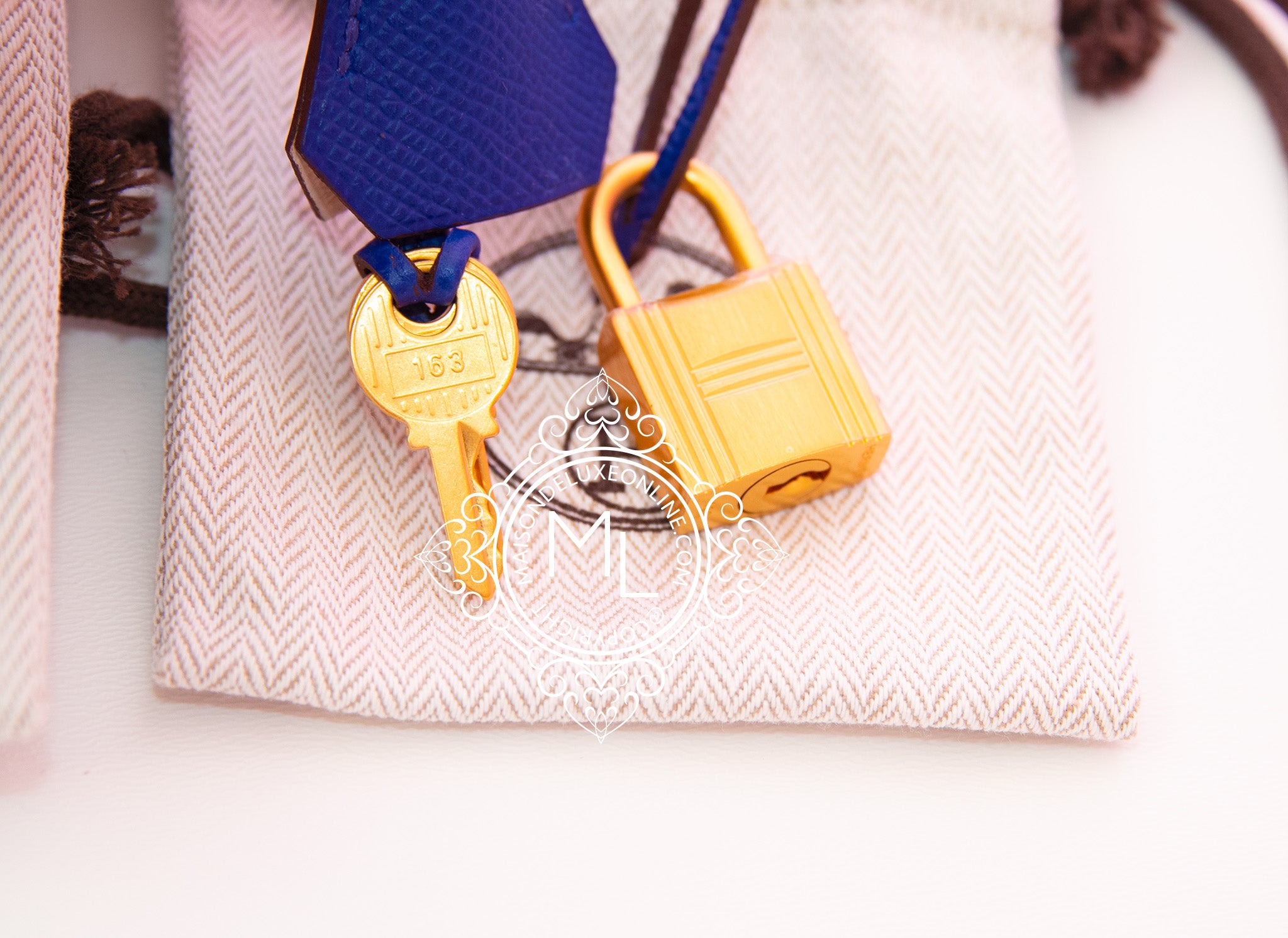 Hermes Craie & Blue Electrique HSS Sellier Kelly 25 Handbag - Luxury Leather Shoulder Bag for Women | Perfect for Work, Evening Events & Special Occasions