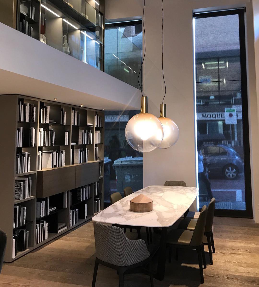 Eidos Collection Modern Pendant Lamp - Elegant Hanging Light Fixture for Dining Room, Kitchen Island & Living Room Decor