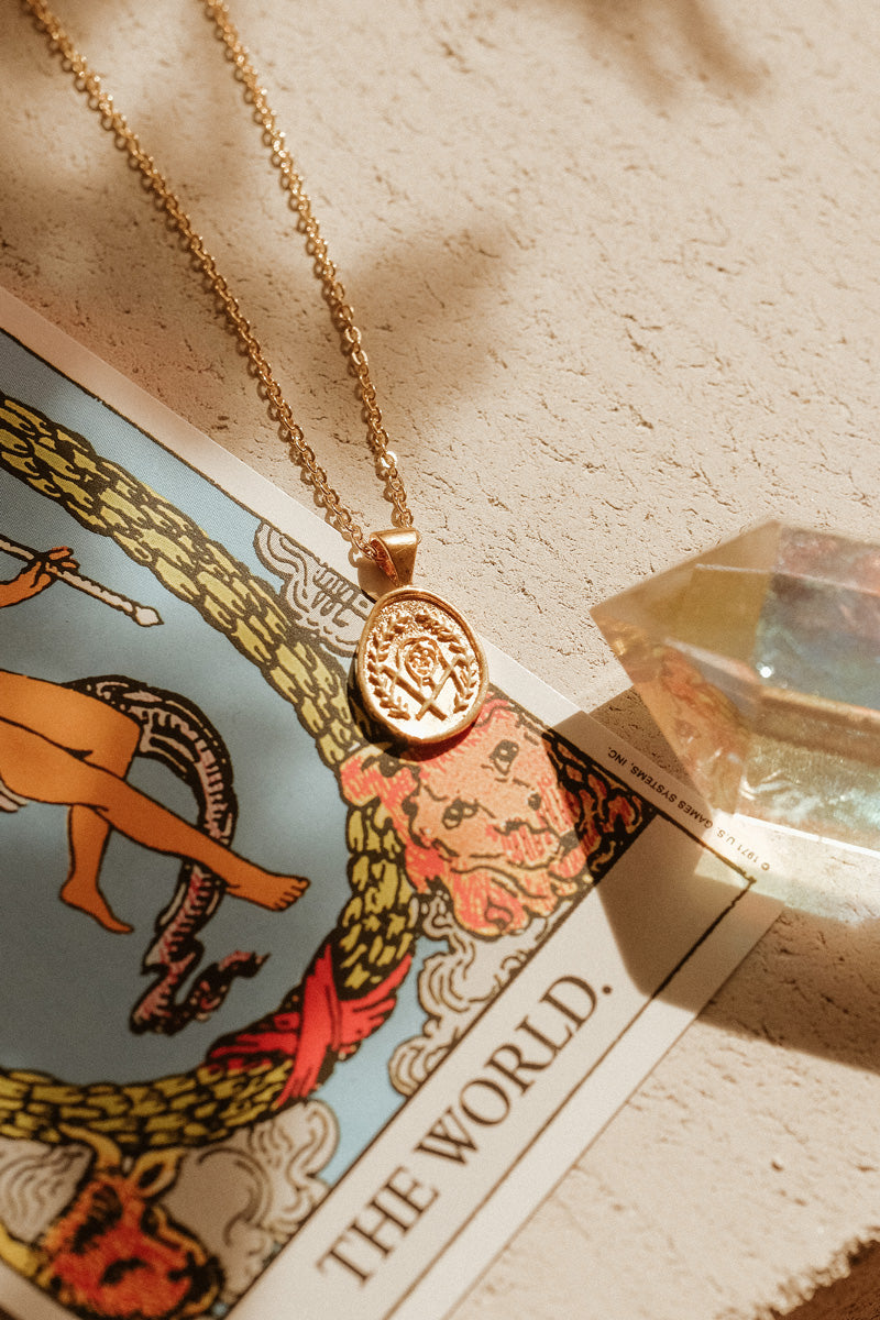 The World Tarot Necklace - Mystical Zodiac Pendant for Women, Stainless Steel Jewelry Gift for Tarot Lovers (Perfect for Spiritual Healing, Meditation & Boho Fashion Accessories)