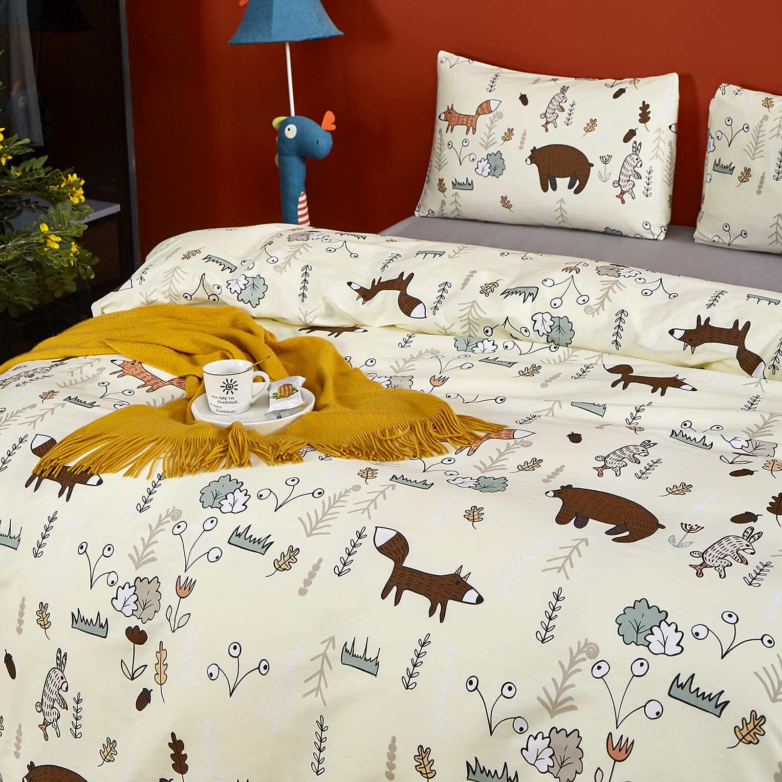 KAREVER Bear Comforter Set Queen - Kids Cartoon Bedding for Boys & Girls - Woodland Theme for Cozy Sleep