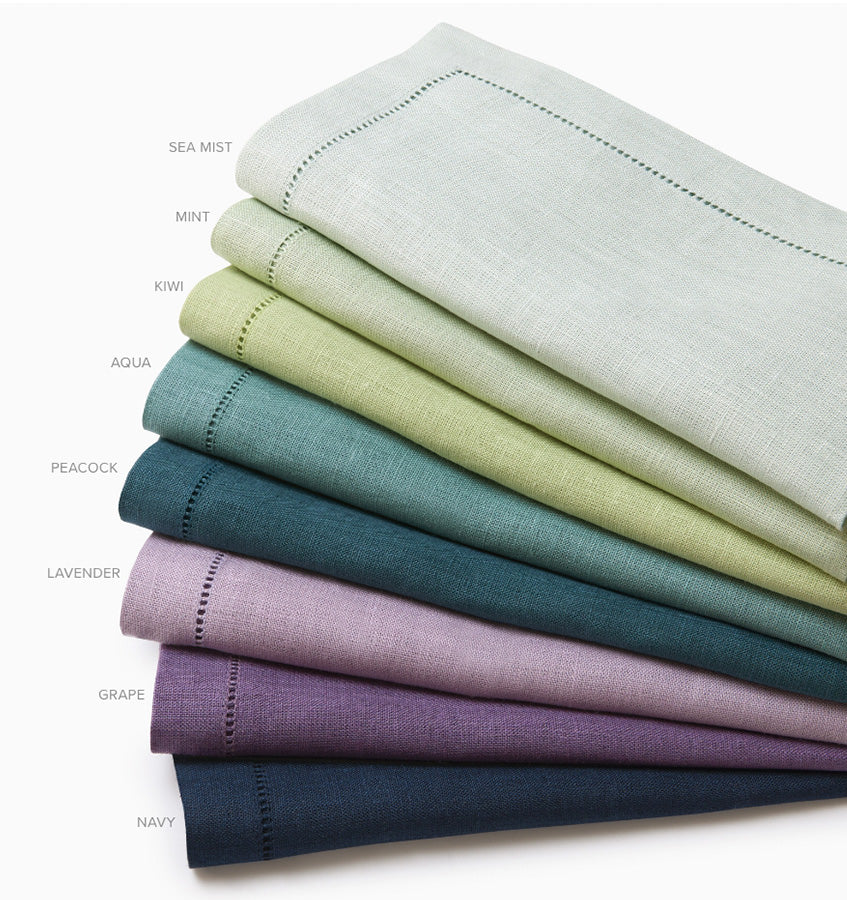 Round Tablecloth for Parties & Events - 60 Inch Waterproof & Stain-Resistant Polyester Fabric - Perfect for Weddings, Birthdays, and Holiday Celebrations