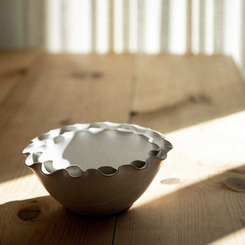 Premium Ceramic Wave Bowl - Handcrafted, Microwave & Dishwasher Safe - Perfect for Soups, Salads & Serving Dishes - Ideal for Home Dining & Party Entertaining
