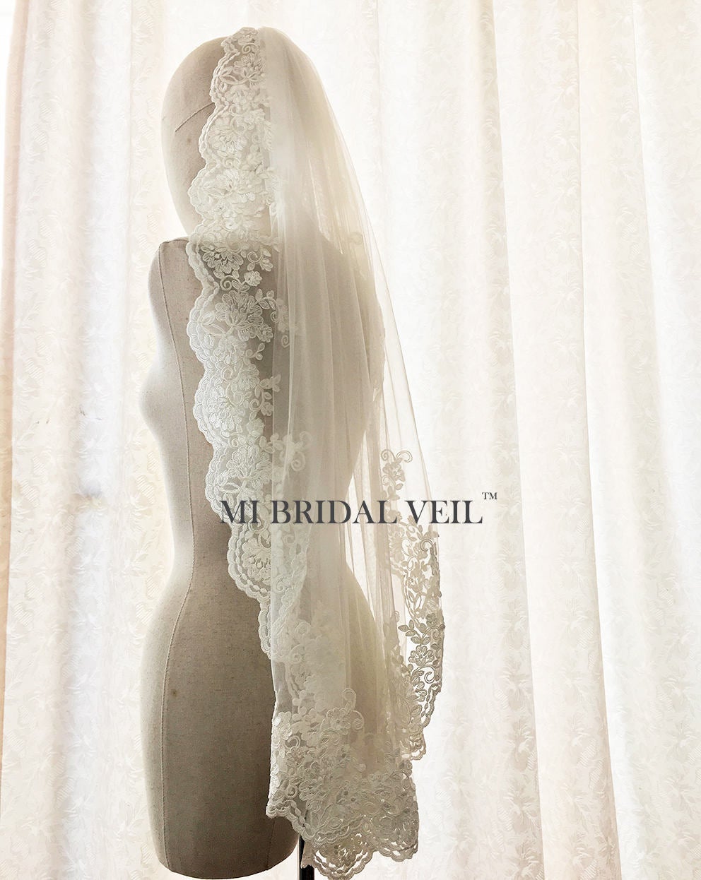Vintage Inspired Rose Lace Wedding Veil - Single Tier Bridal Veil for Bride | Perfect for Romantic Weddings, Bridal Showers & Photo Shoots