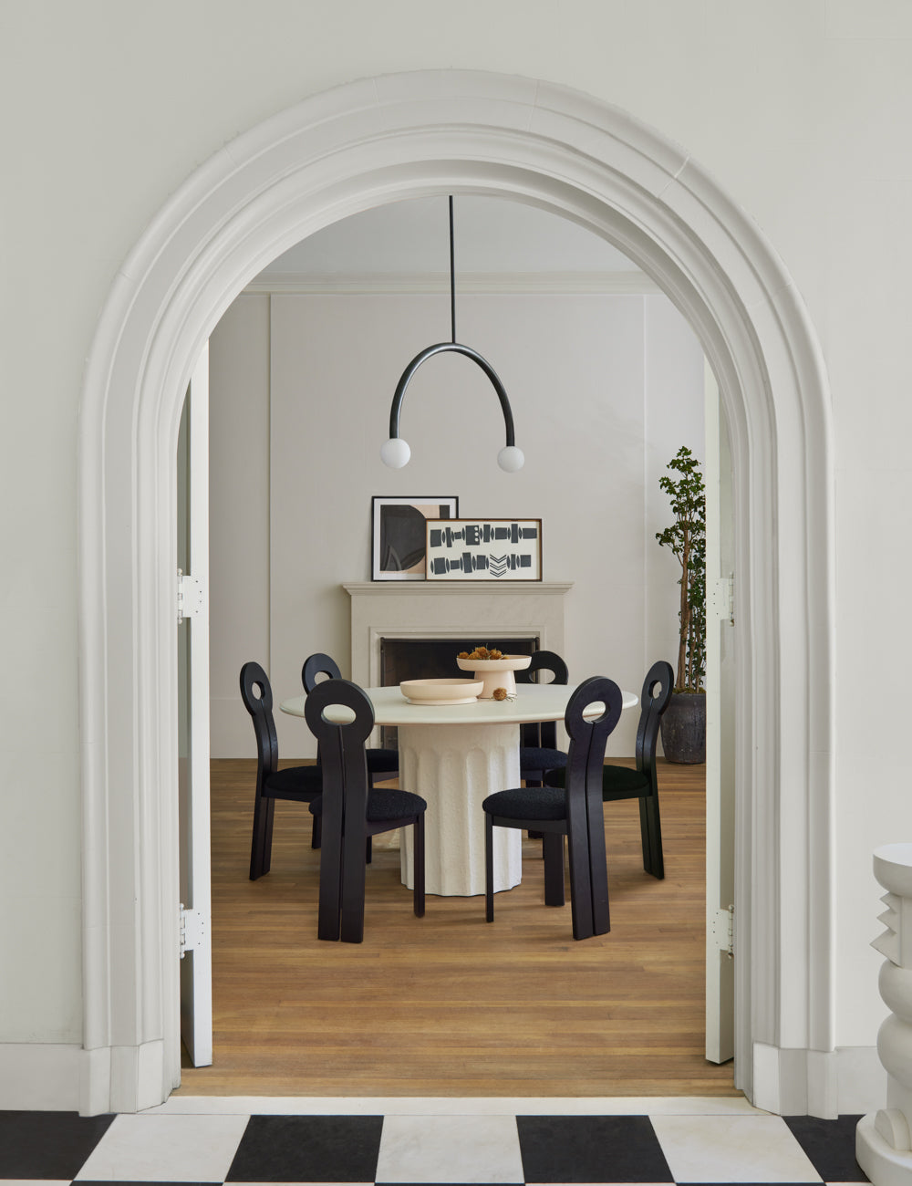 Sarah Sherman Samuel Doric Round Dining Table - Modern Wooden Dining Table for Kitchen & Dining Room - Perfect for Small Spaces, Breakfast Nook & Family Gatherings