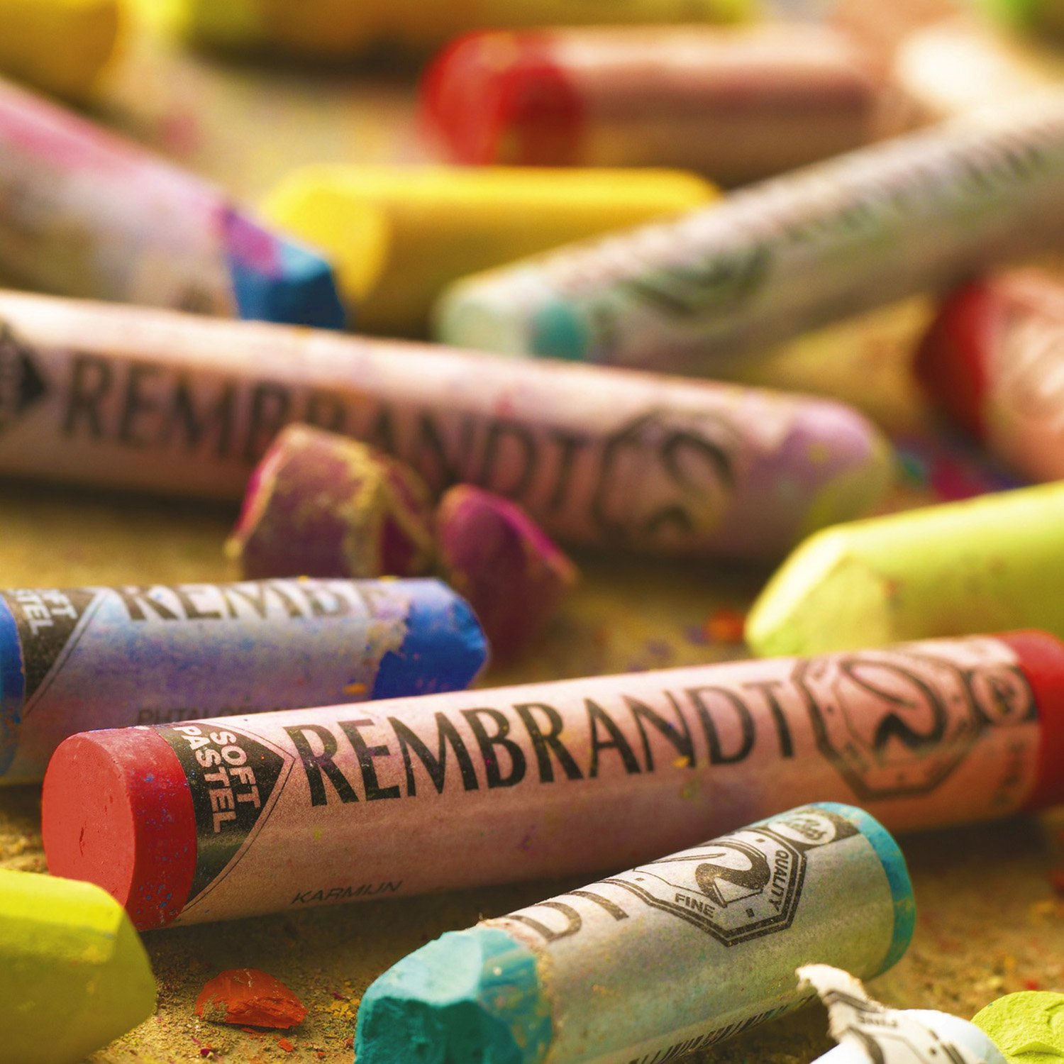 Royal Talens Rembrandt Soft Pastel - Permanent Green Light 618.9 | Professional Artist Pastels for Drawing & Painting | Perfect for Landscape Art, Portraits & Mixed Media Projects