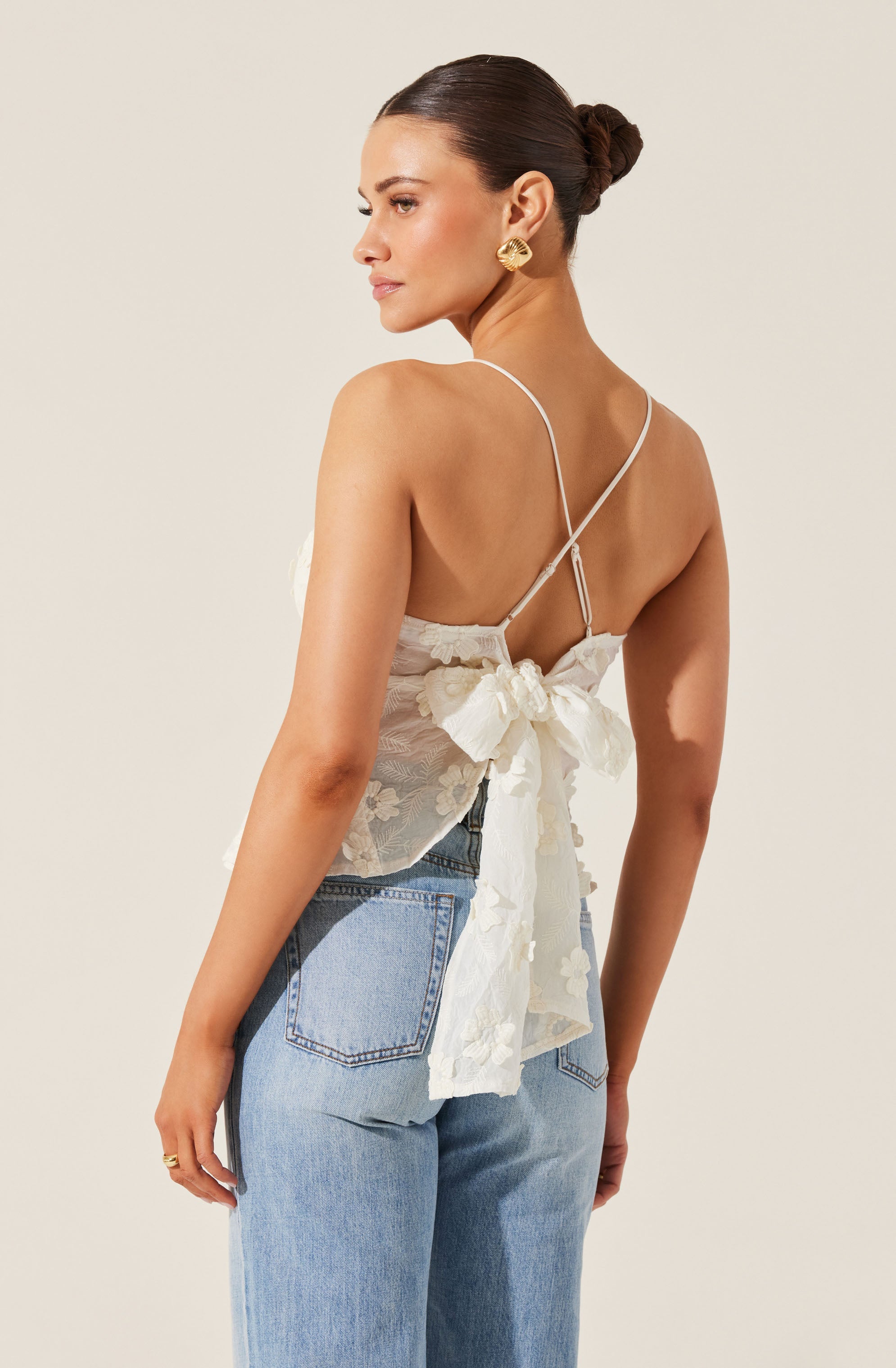 Everli Floral Appliqué Camisole Top - Women's Lace Trim Sleeveless Blouse for Summer, Date Night & Casual Outfits