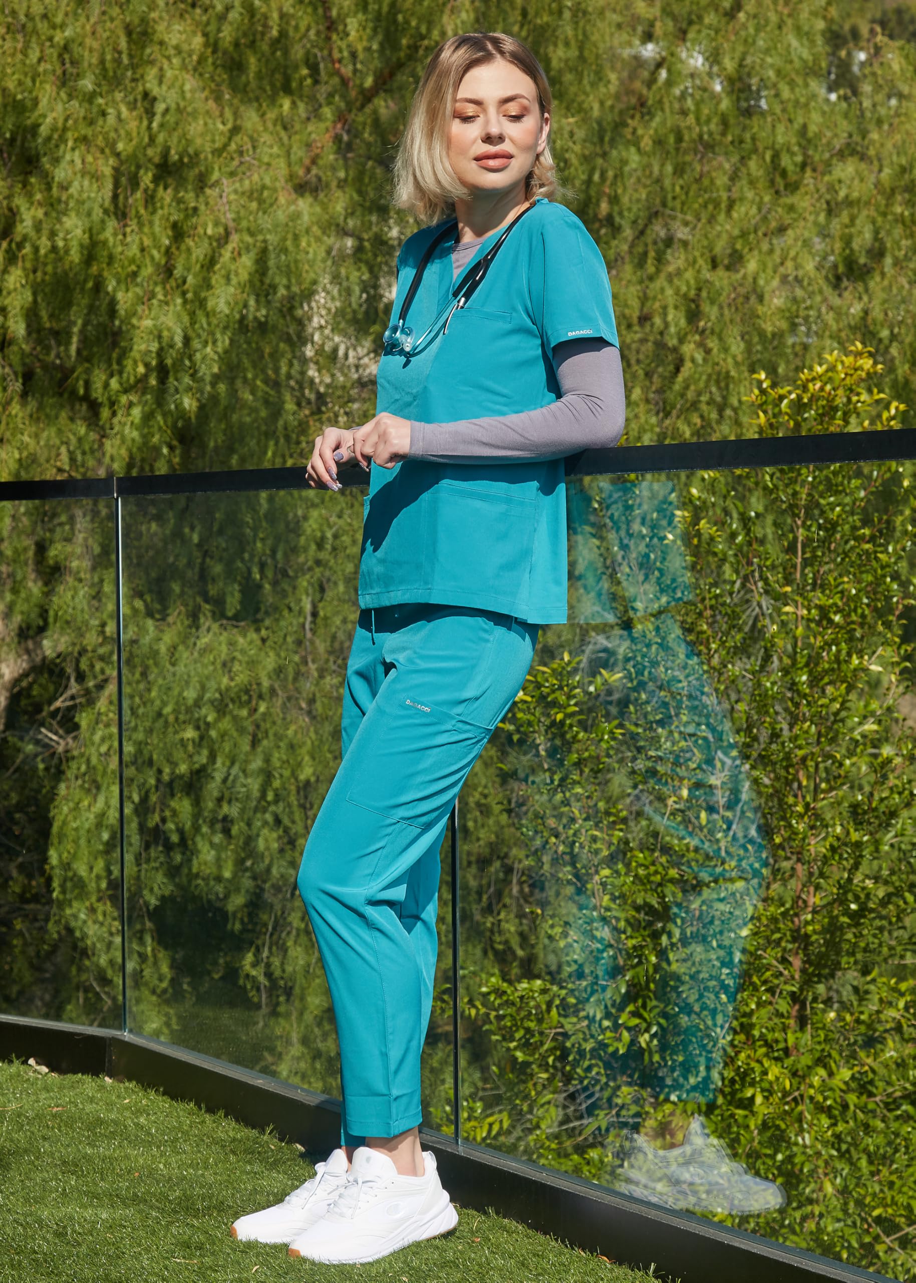**Dagacci Unisex Medical Scrubs Set - 4-Way Stretch Top & Pants for Doctors, Nurses, Healthcare Professionals - Comfortable & Durable for Hospital, Clinic, and Medical Work**