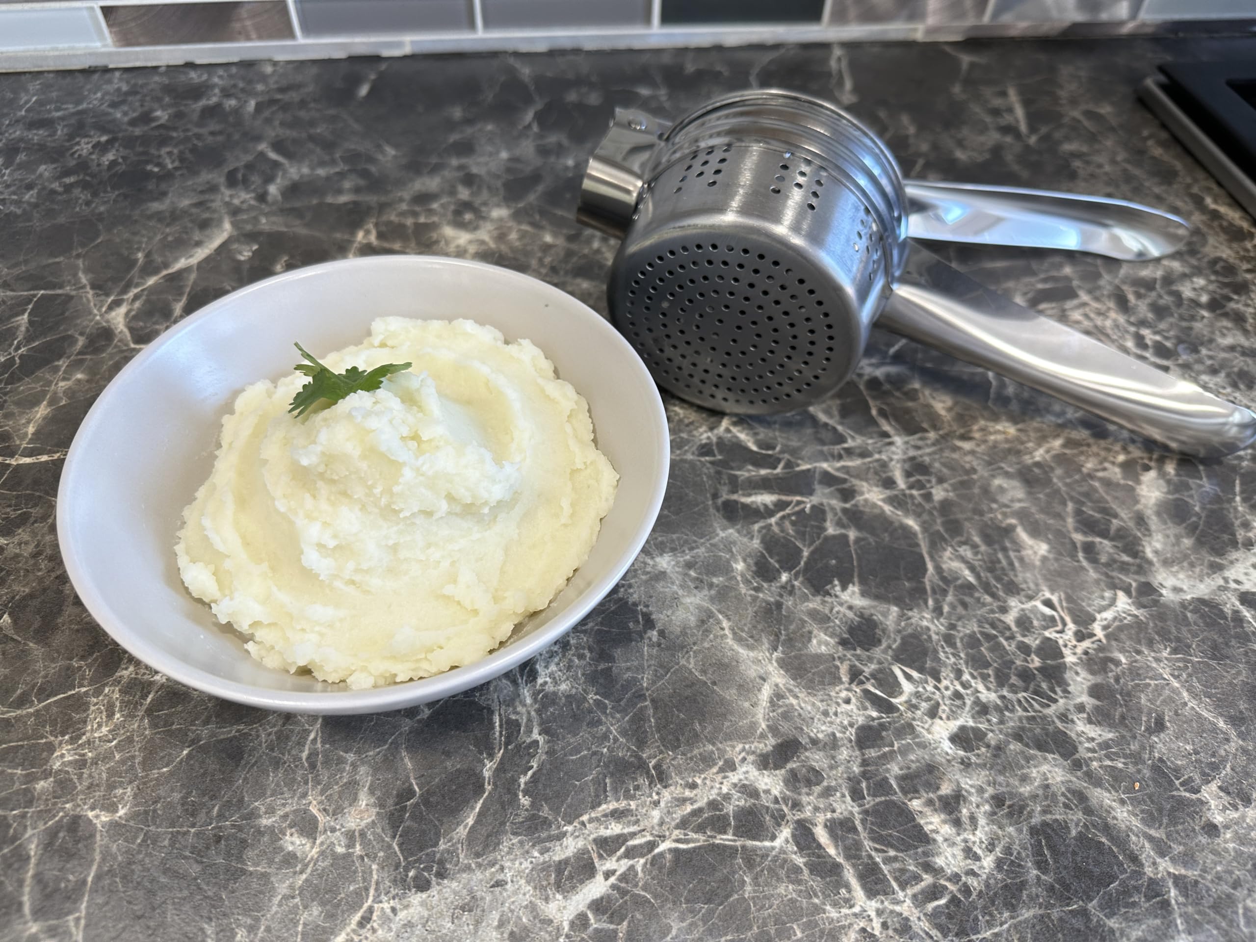 Stainless Steel Potato Ricer Masher - Heavy Duty Kitchen Tool for Perfect Mashed Potatoes, Gnocchi & Baby Food | Ideal for Home Cooking & Professional Chefs