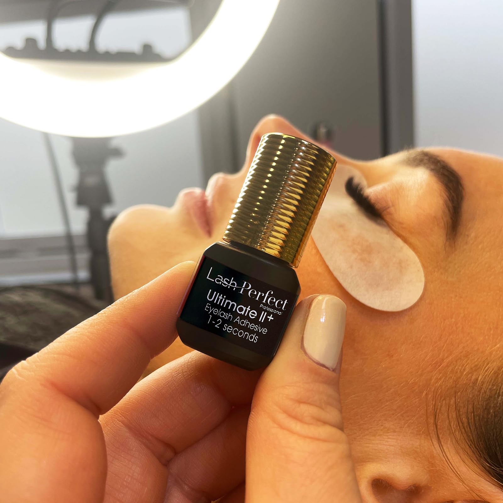 Lash Perfect Ultimate II Plus+ Eyelash Glue - Strong Hold for Extensions, Fast Drying in 1-2 Seconds - Perfect for Professional Lash Artists & DIY Home Use