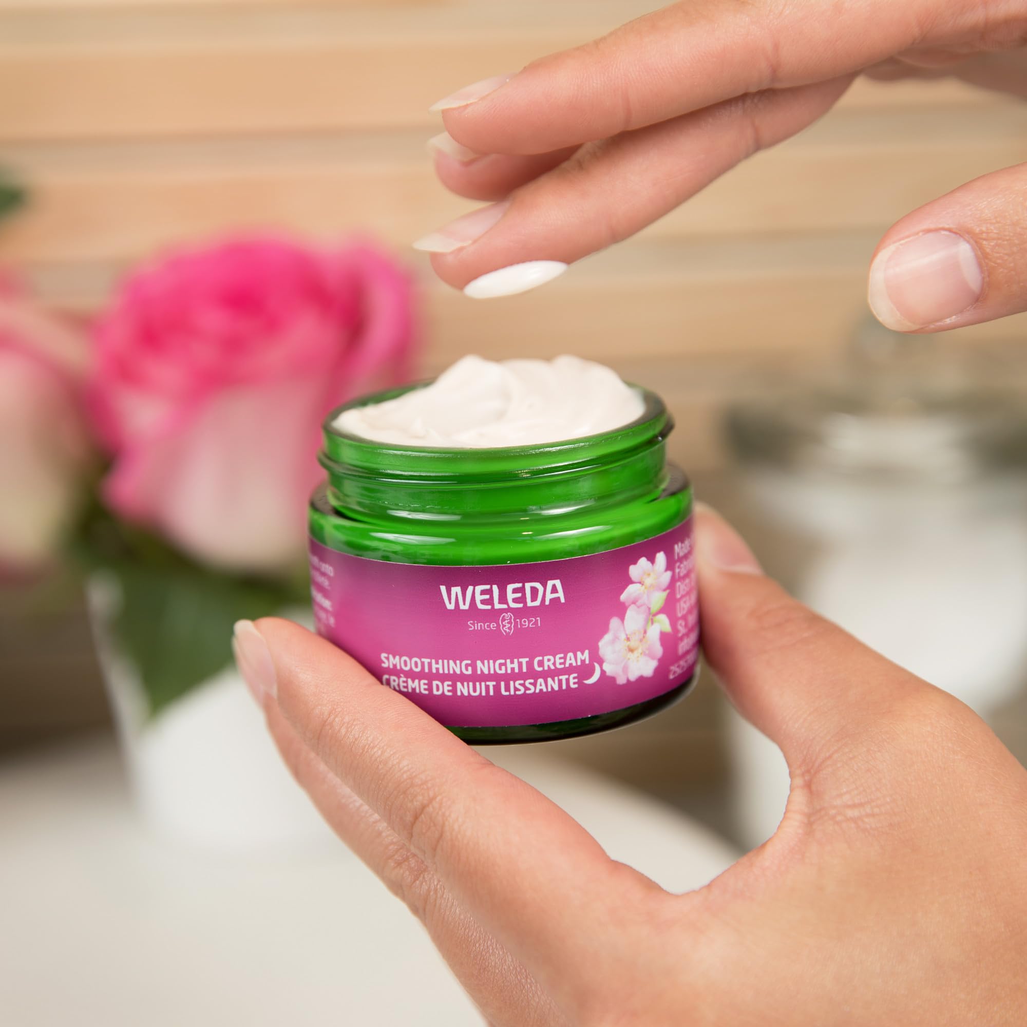 Weleda Smoothing Night Cream - Organic Anti-Aging Face Moisturizer for Dry & Sensitive Skin | Hydrating Night Cream for Women & Men | Perfect for Overnight Skin Repair & Rejuvenation