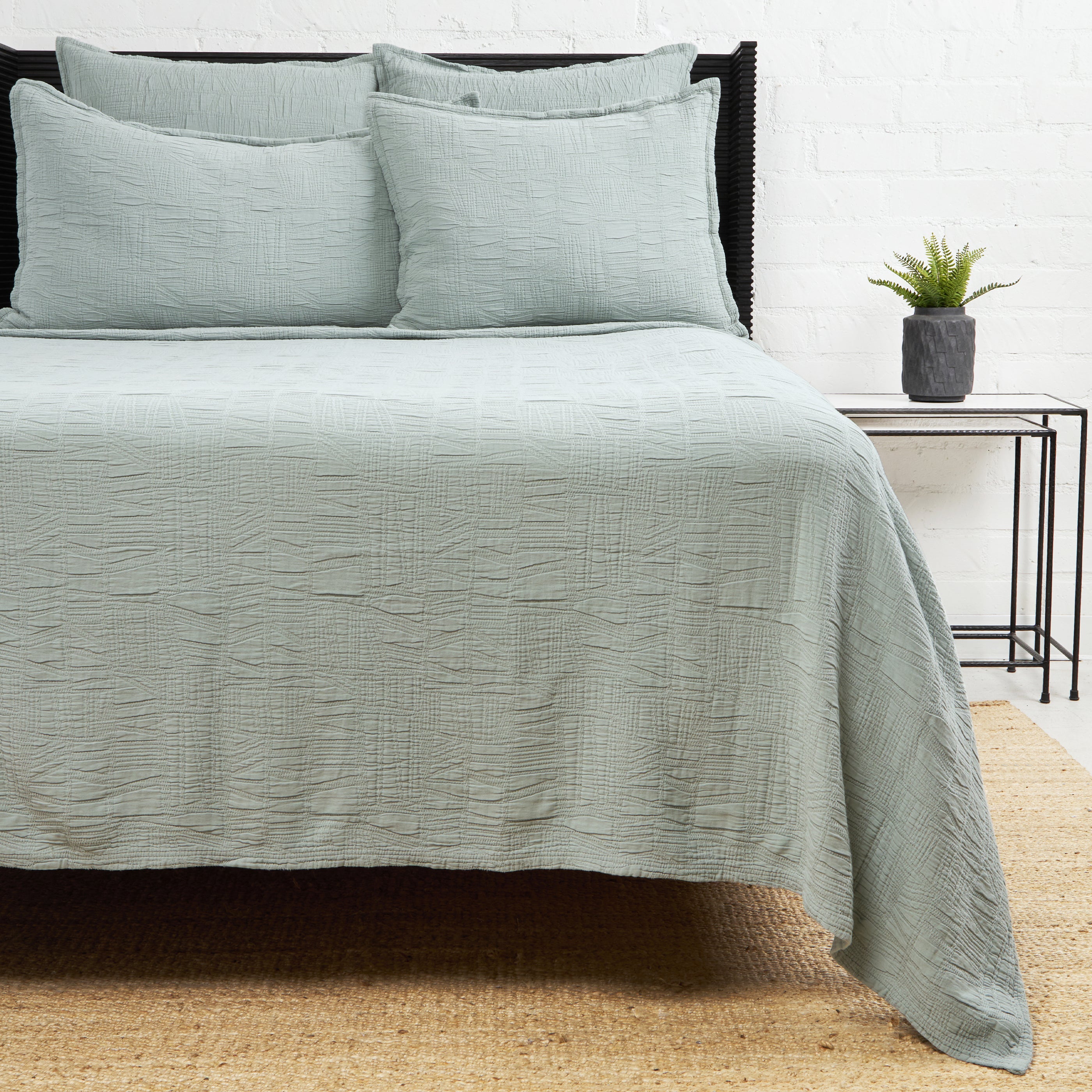 Luxury Harbour Matelasse Quilted Bedspread - Soft & Elegant Coverlet for Bedroom Decor - Perfect for Master Bedroom, Guest Room, or Hotel Use