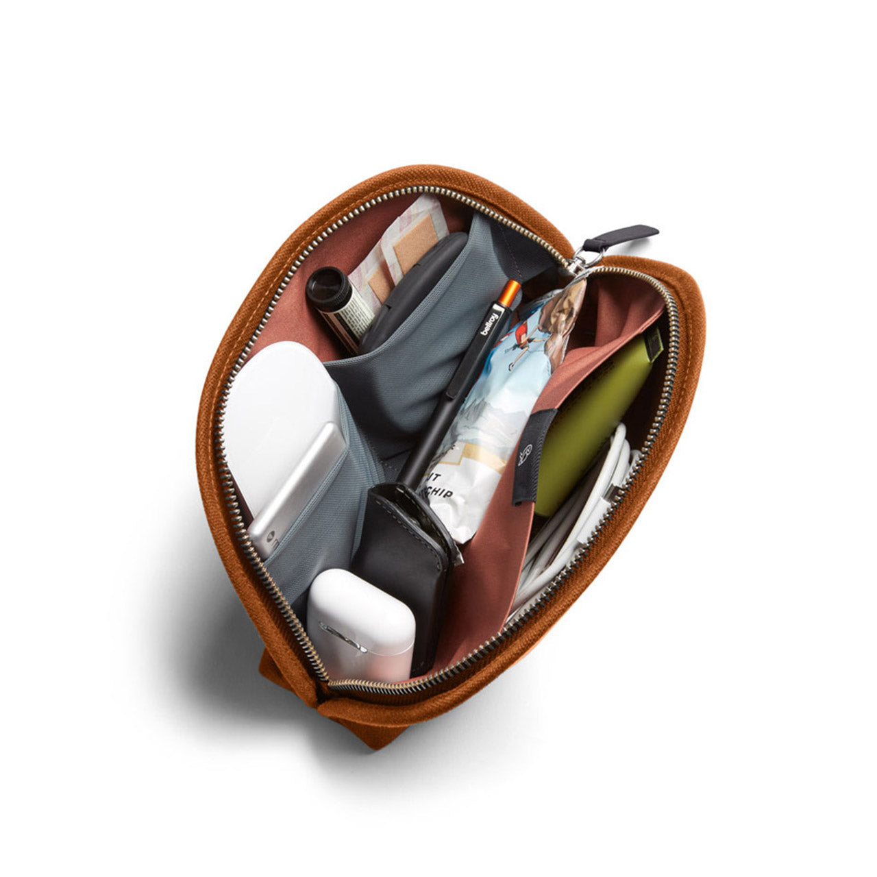 Bellroy Classic Pouch - Premium Leather Organizer for Wallet, Keys & Essentials | Slim & Durable Everyday Carry Pouch for Men & Women | Perfect for Travel, Office & Daily Use