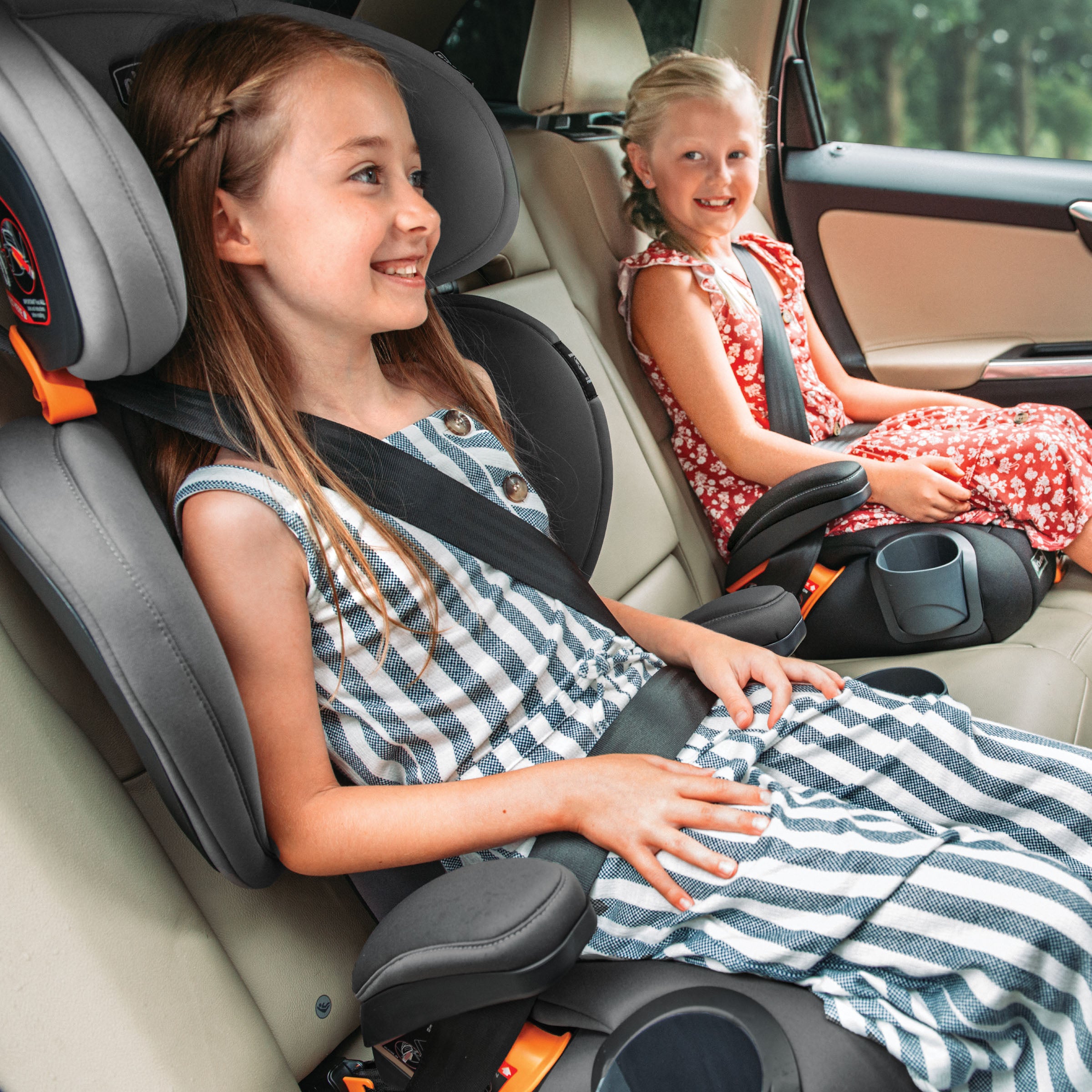 Chicco KidFit ClearTex Plus 2-in-1 Belt Positioning Booster Car Seat for Kids - Safe & Comfortable Convertible Car Seat for Toddlers - Ideal for School Drop-offs, Road Trips & Family Travel