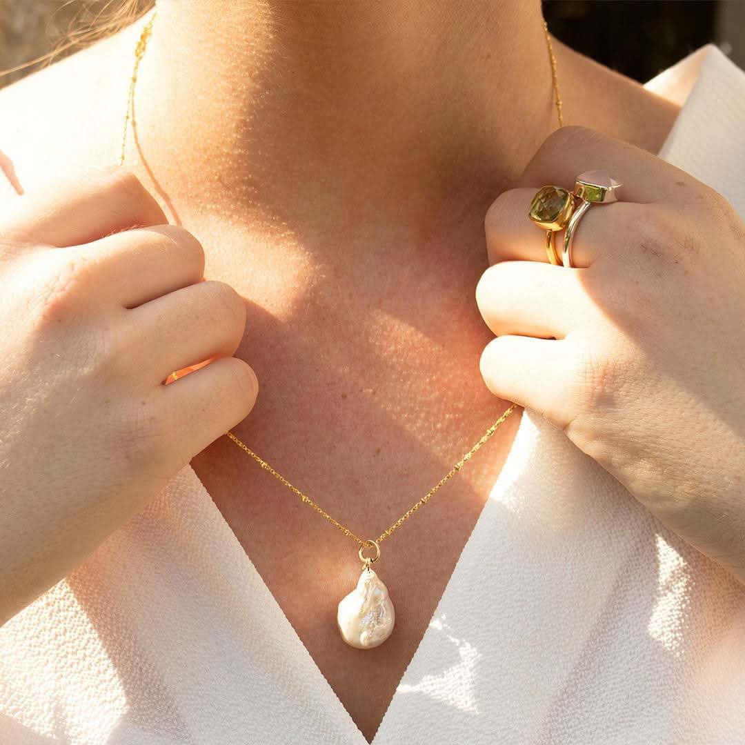 Elegant Baroque Pearl Necklace in Ivory & Gold - Perfect for Weddings, Parties & Special Occasions