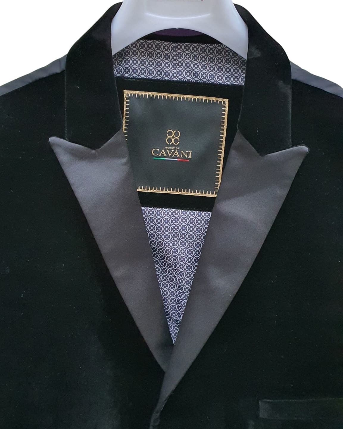 Elegant Cavani Rosa Black Velvet Tuxedo Lapel Waistcoat for Men - Perfect for Weddings, Prom & Formal Events | Luxury Velvet Vest