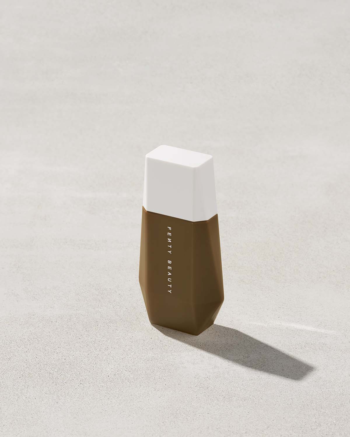 Eaze Drop Blurring Skin Tint SPF 21 - Lightweight Liquid Foundation with Natural Finish for Daily Wear & Flawless Coverage - Perfect for Work, Date Night & Everyday Makeup Routine