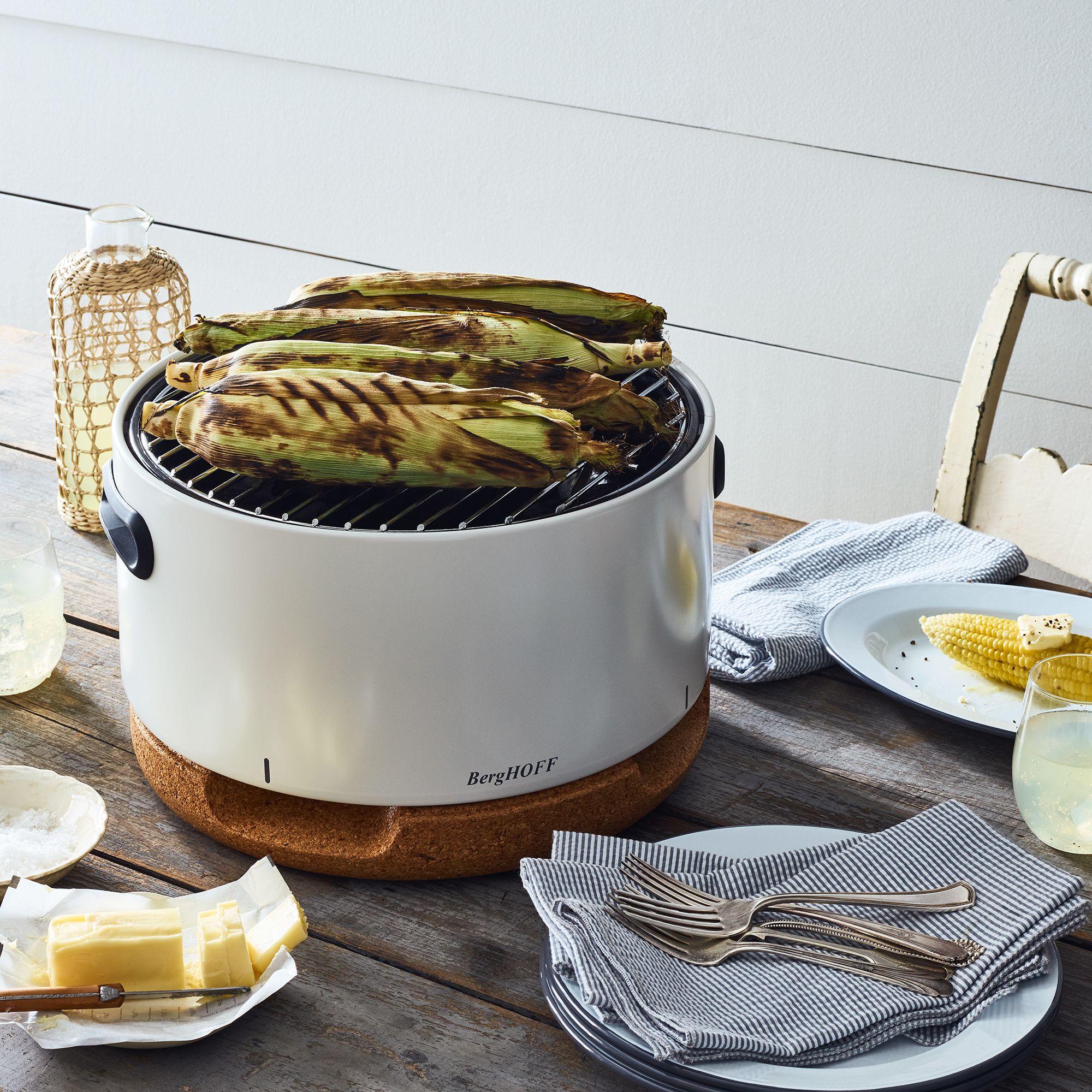 BergHOFF Leo Portable Tabletop Charcoal Grill - Compact Outdoor BBQ Grill for Camping, Picnics & Backyard Cooking, White