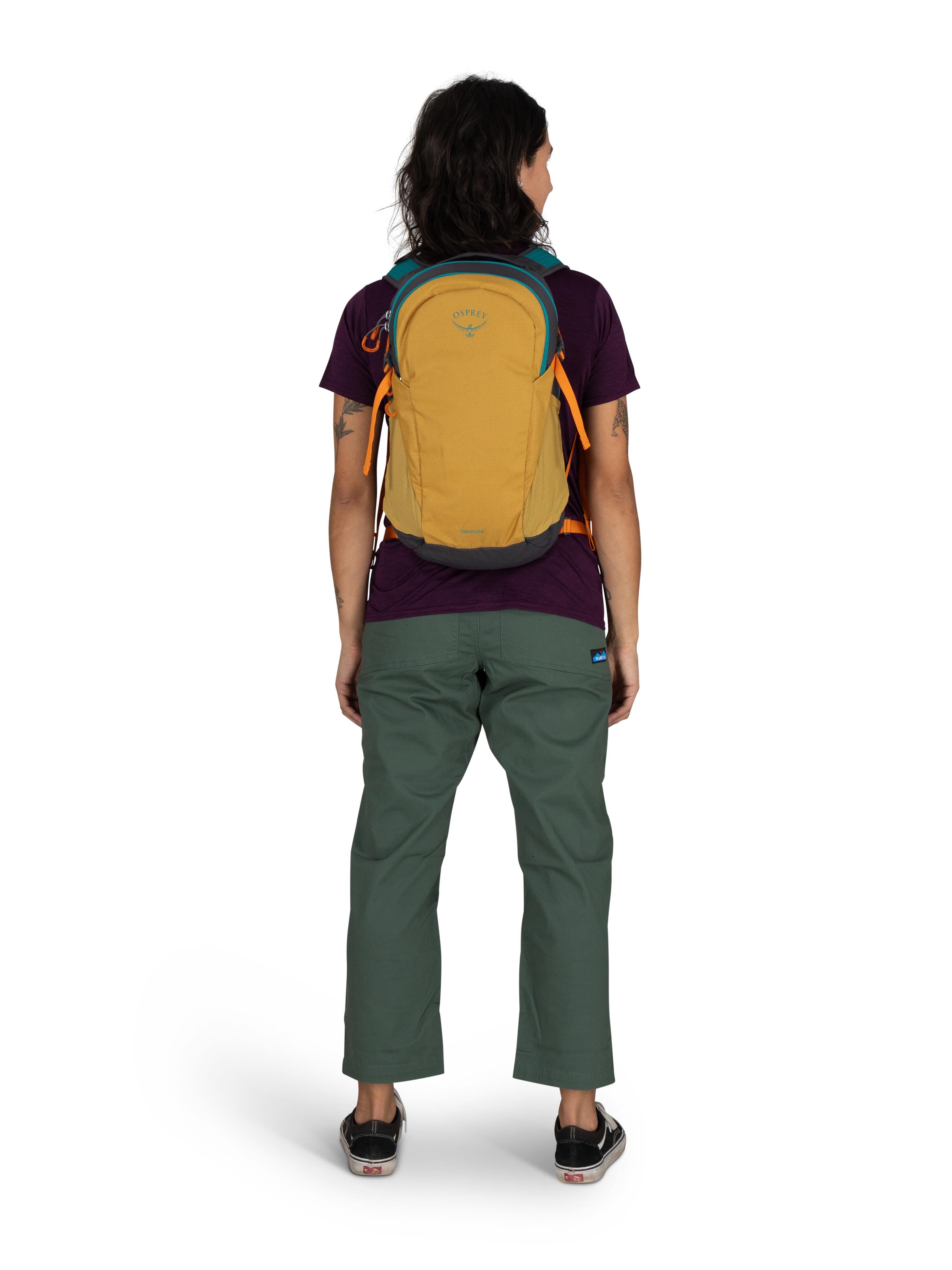 Osprey Daylite Everyday Backpack - Lightweight Hiking & Travel Daypack for Men & Women - Perfect for Commuting, School & Outdoor Adventures
