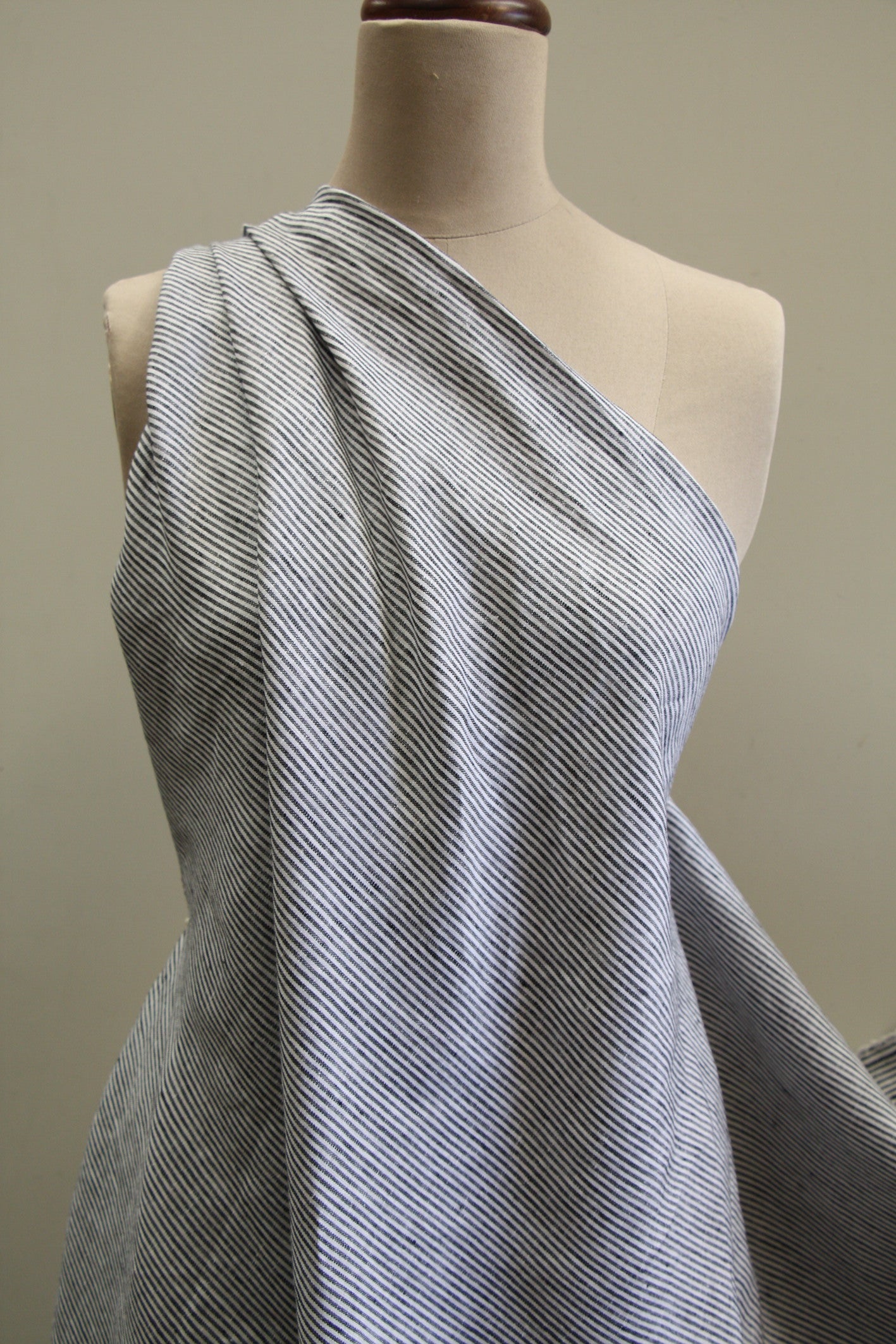 Premium Black Night Stripe Linen Fabric - Soft & Durable for Clothing, Curtains & Home Decor | Perfect for DIY Sewing Projects & Elegant Interior Design