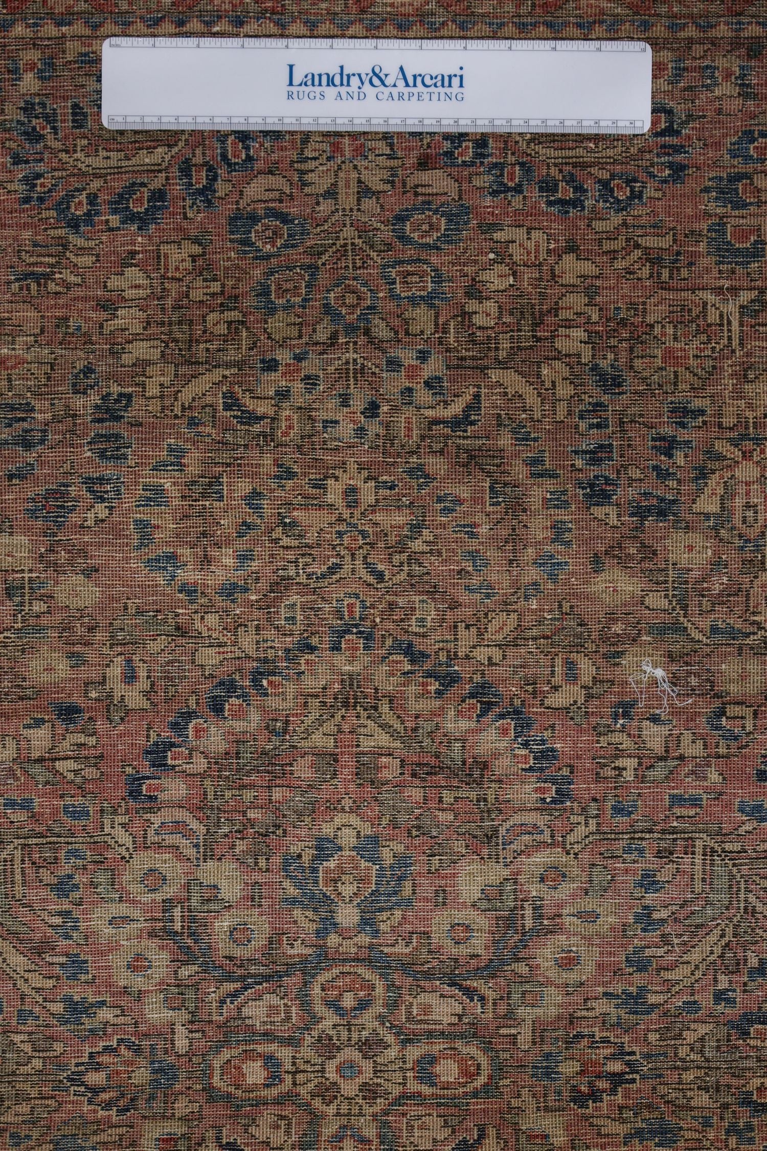 Antique Sarouk Handwoven Traditional Persian Rug - J72134 - Perfect for Living Room, Bedroom & Home Decor