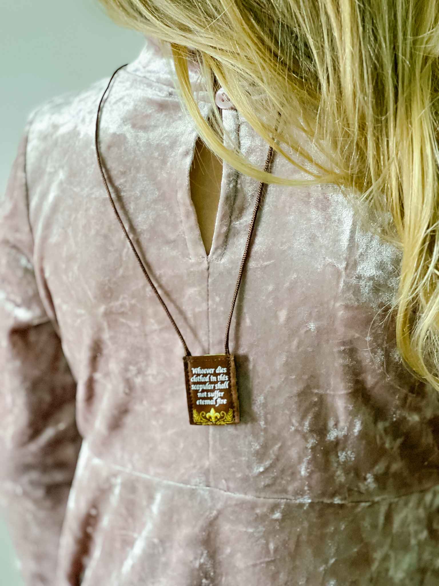 Kids Brown Scapular with Gold Trim - Religious First Communion Gift for Children - Perfect for Church, Prayer & Special Occasions