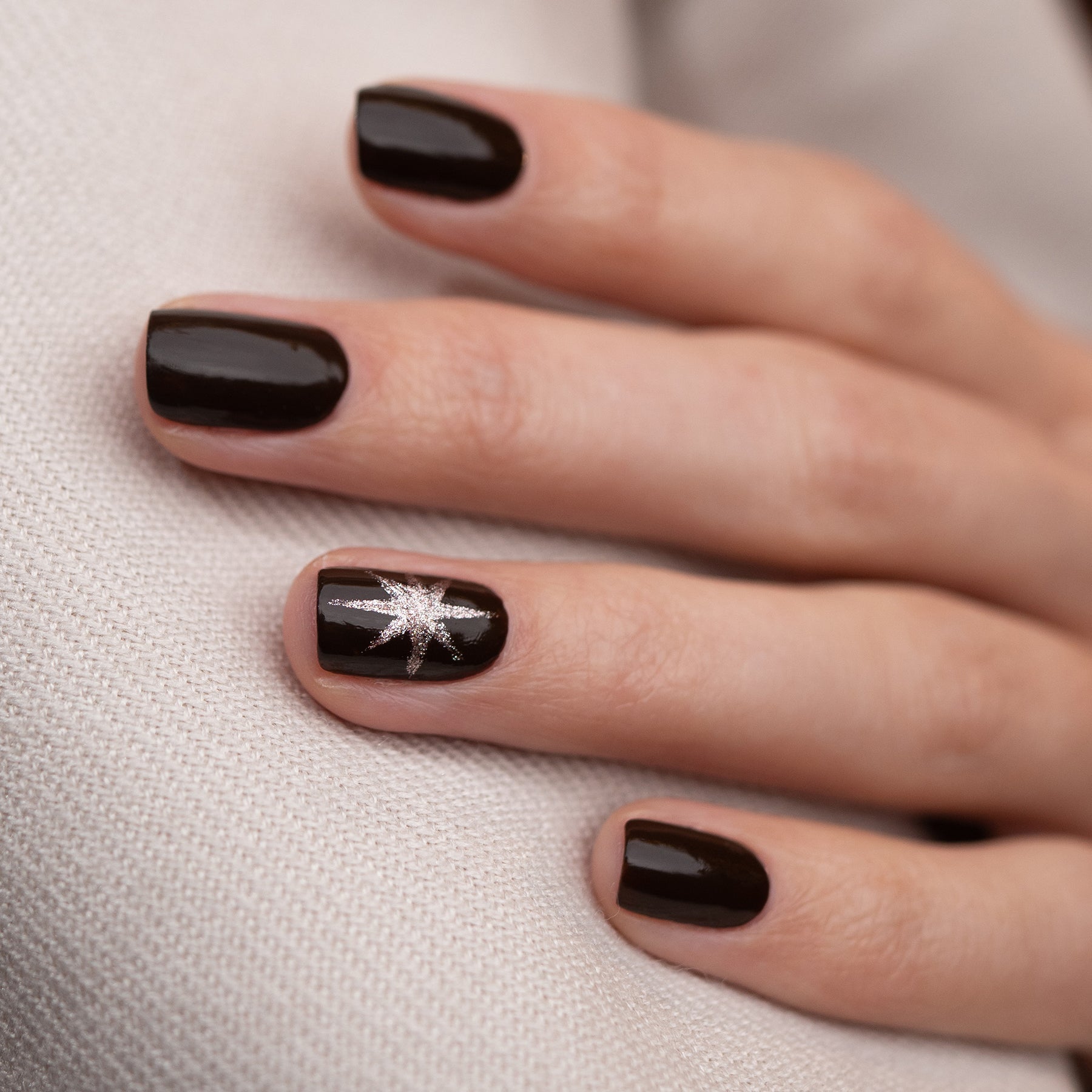 Green Flash Gel Polish - Long-Lasting Clove Nail Color for Salon & DIY Manicures | Perfect for Holidays, Parties & Special Occasions