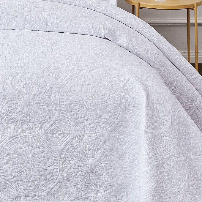 Embroidered Vivid White Coverlet Set - Super King Size Bedspread | Luxury Bedding for Master Bedroom & Guest Room Decor
